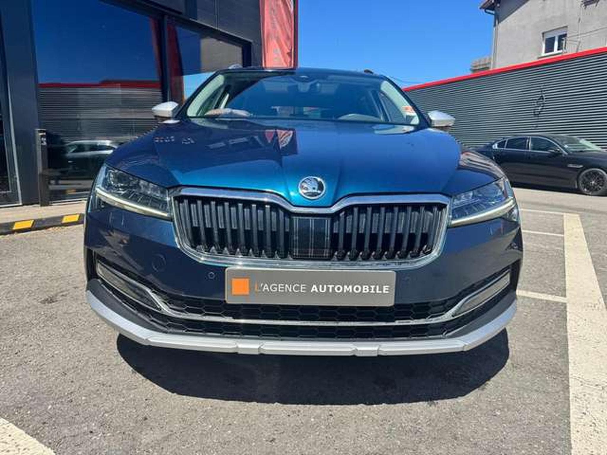 Skoda Superb 4x4 DSG Scout jusqu'à 48 mois de garantie (2020) - Photo 3