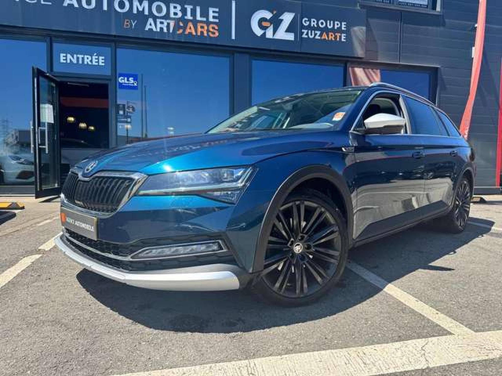 Skoda Superb 4x4 DSG Scout jusqu'à 48 mois de garantie (2020) - Photo 2