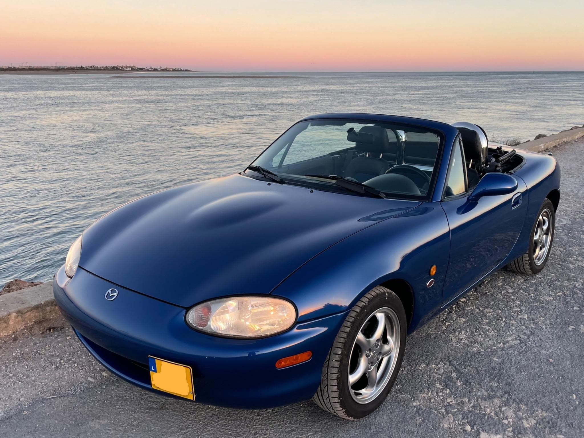 Mazda MX-5 10th Anniversary (2000) - Photo 2