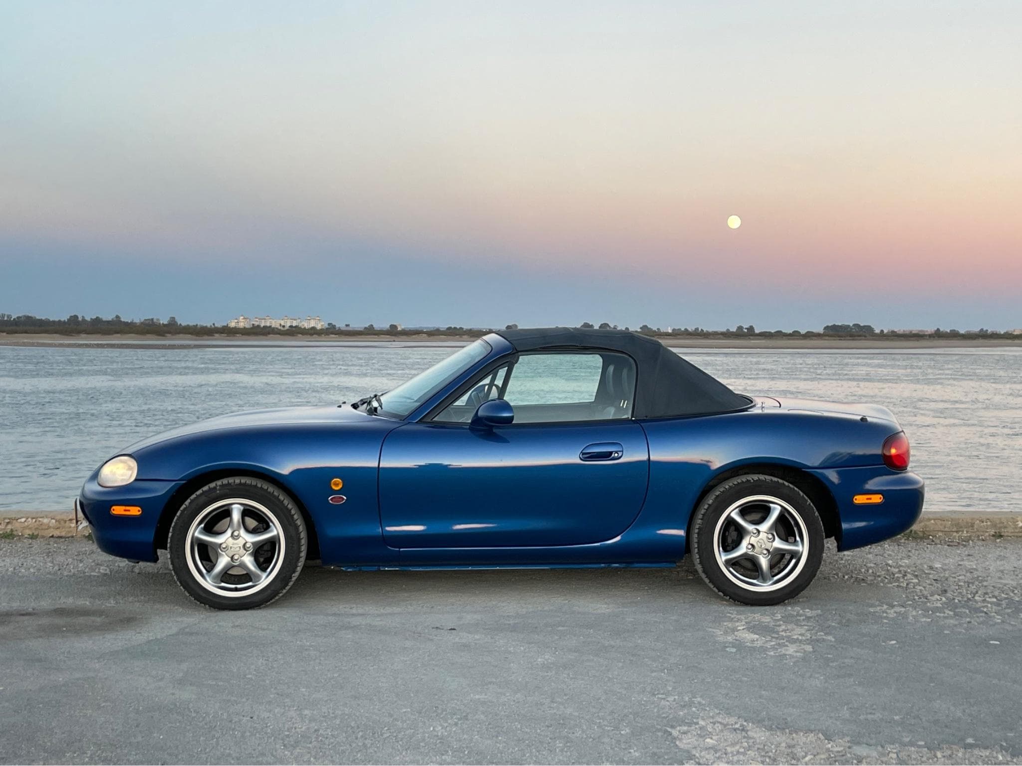 Mazda MX-5 10th Anniversary (2000) - Photo 1