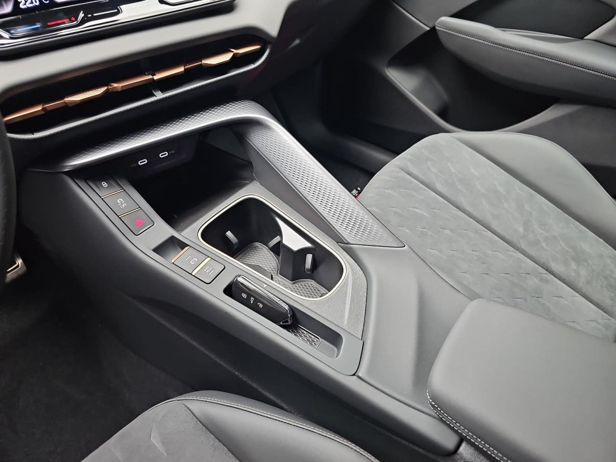 Cupra Terramar 1.5 eTSI DSG 150 (2026) - Photo 12
