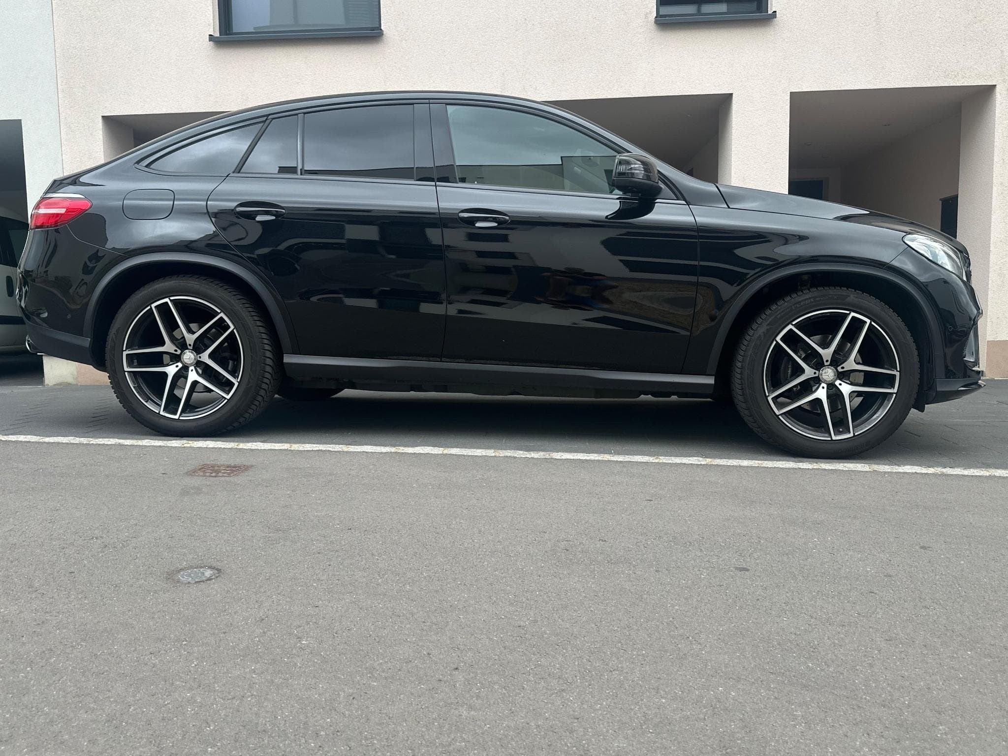 Mercedes GLE 350 AMG Line (2016) - Photo 1