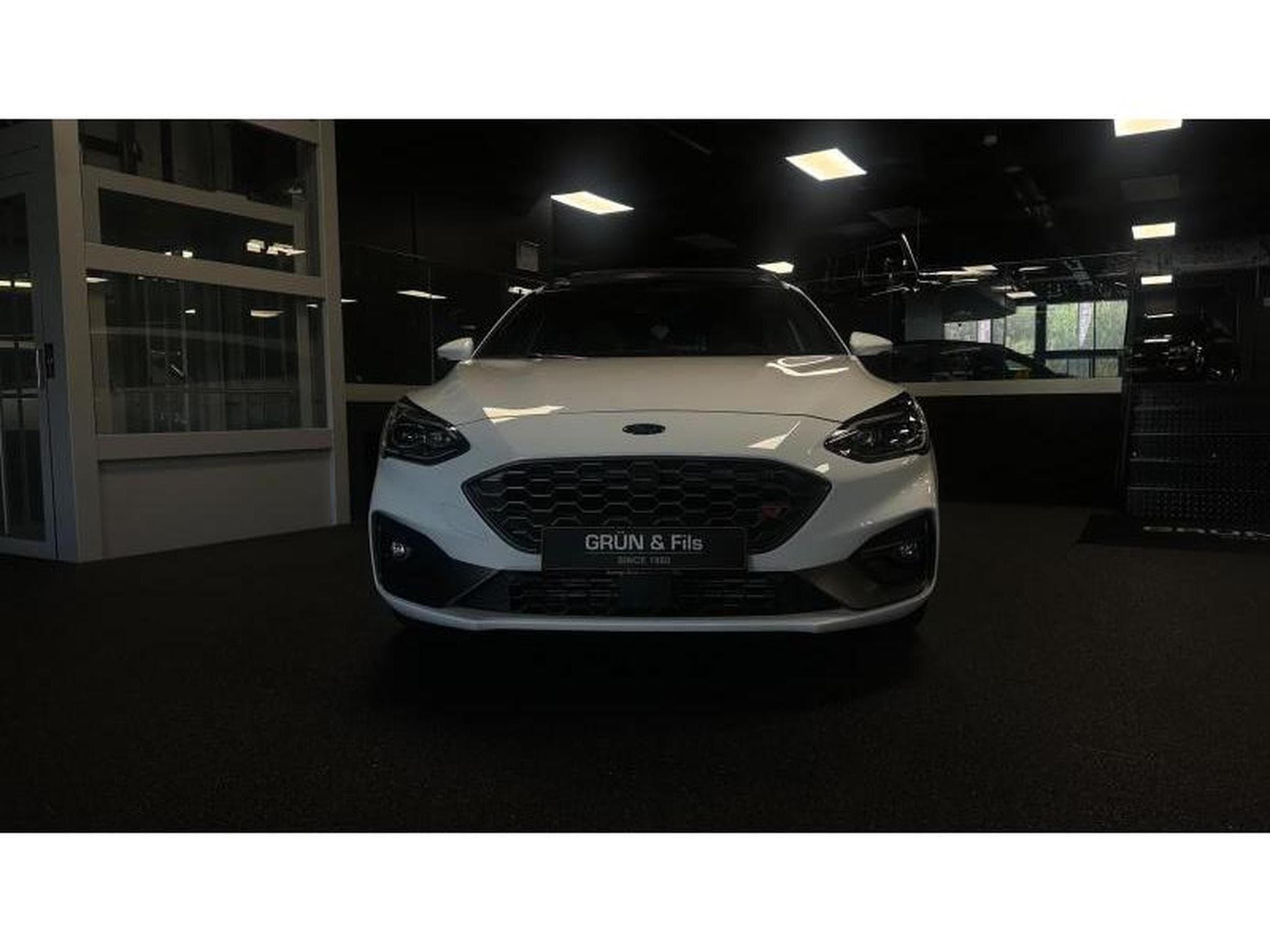Ford Focus EcoBoost ST (2021) - Photo 2