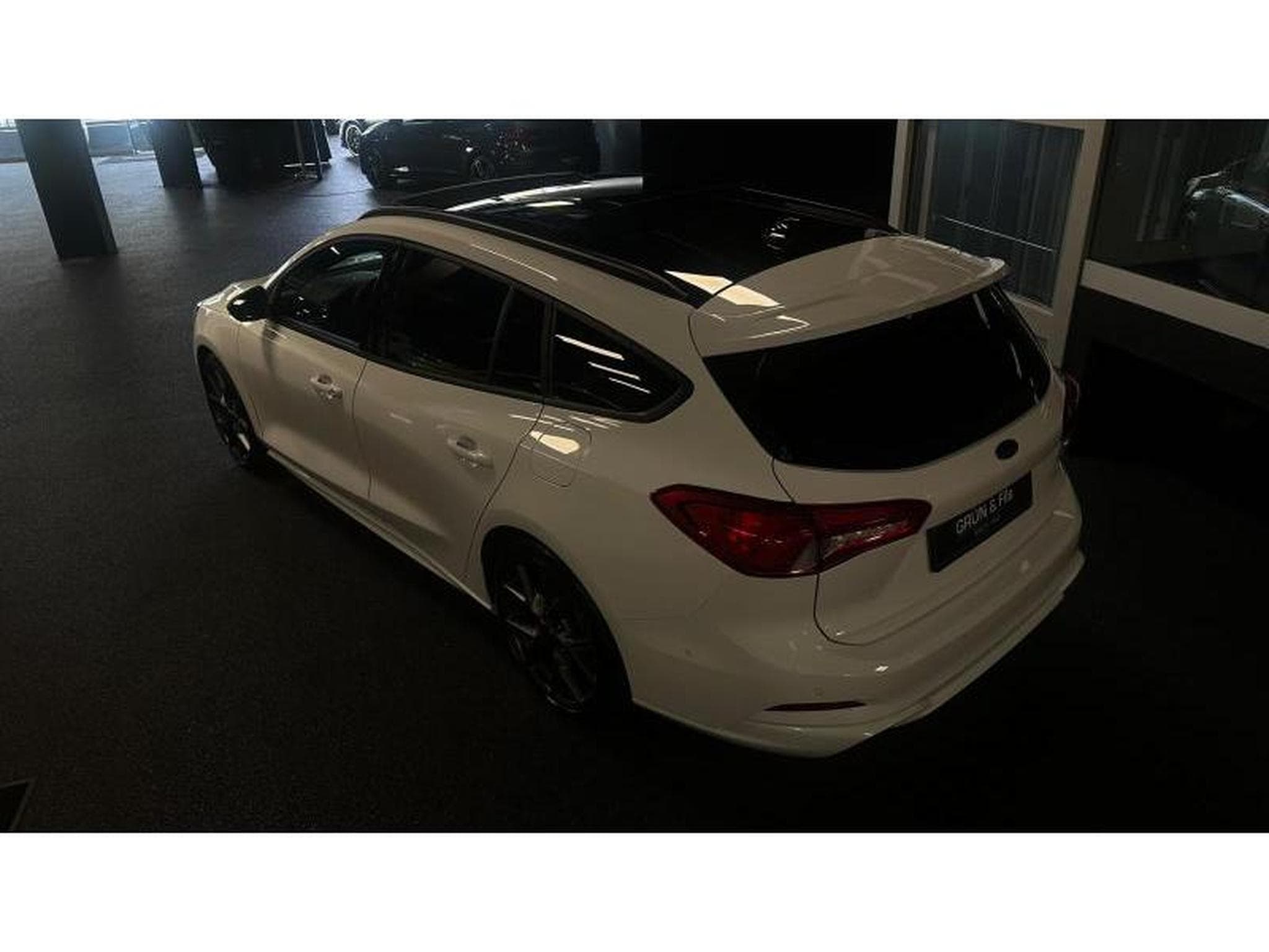 Ford Focus EcoBoost ST (2021) - Photo 6
