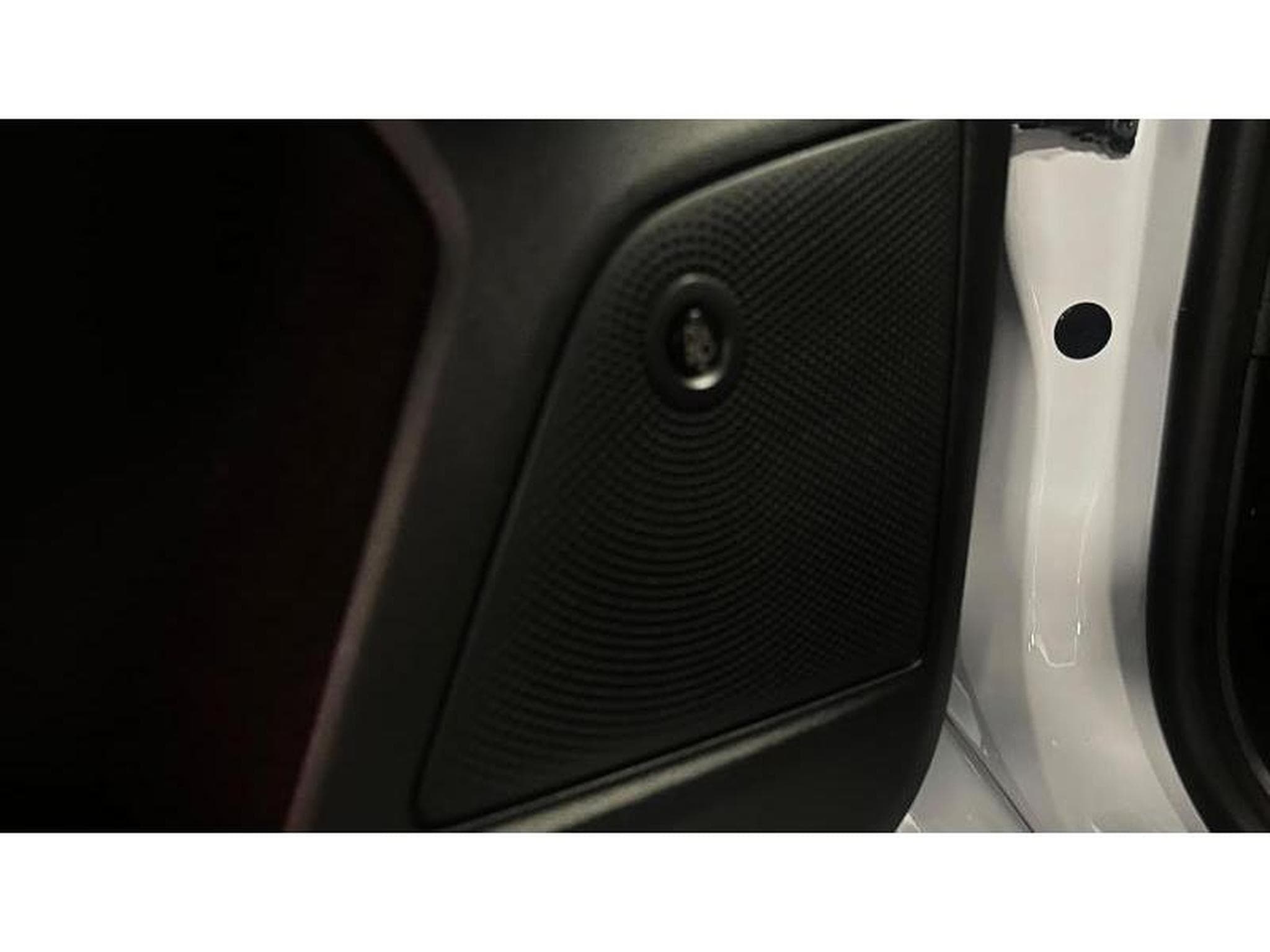 Ford Focus EcoBoost ST (2021) - Photo 14