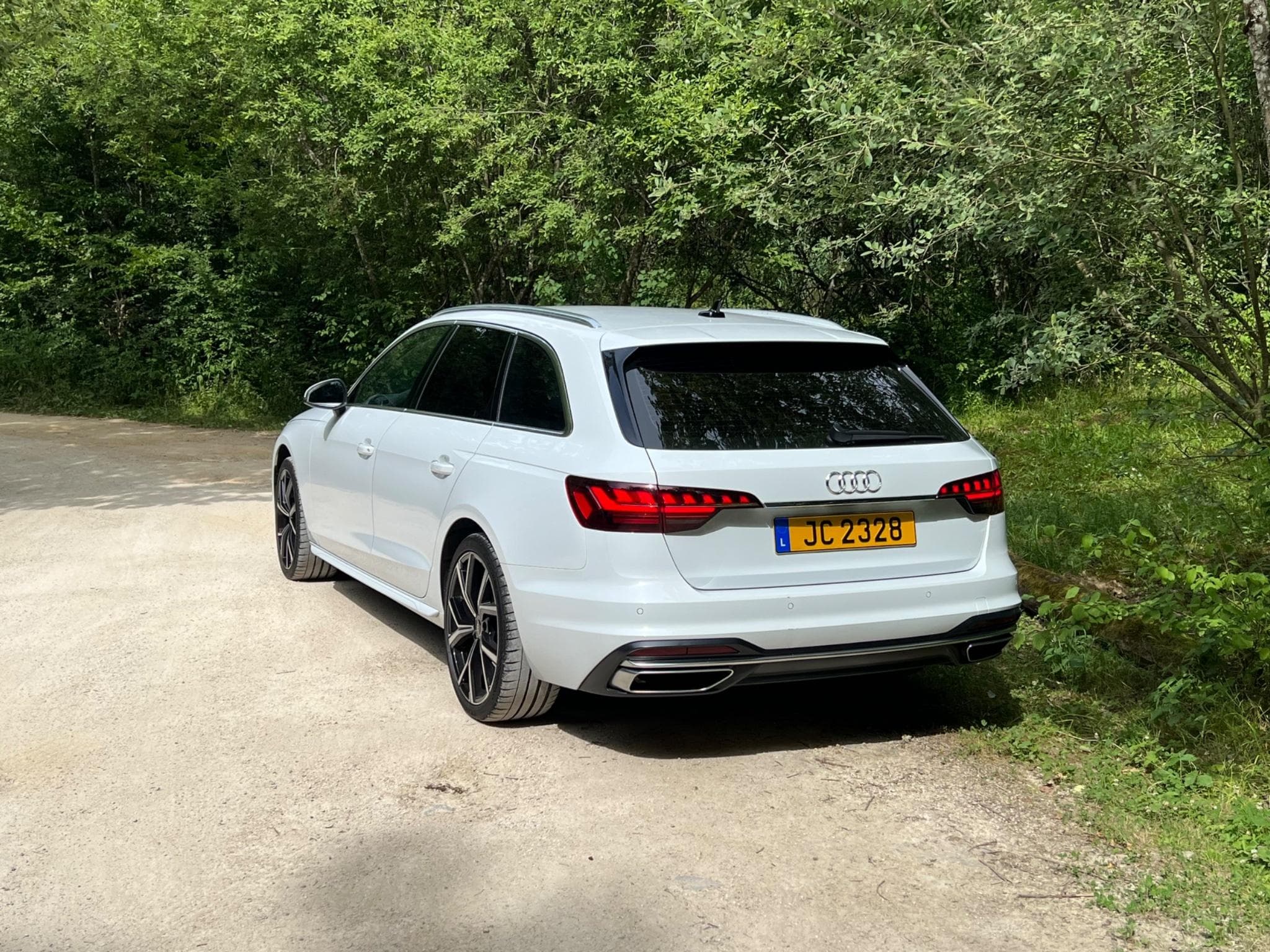 Audi A4 40 tdi advanced (2022) - Photo 2