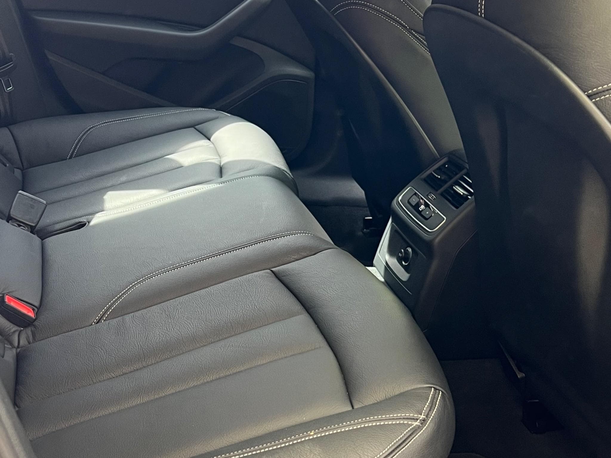 Audi A4 40 tdi advanced (2022) - Photo 4