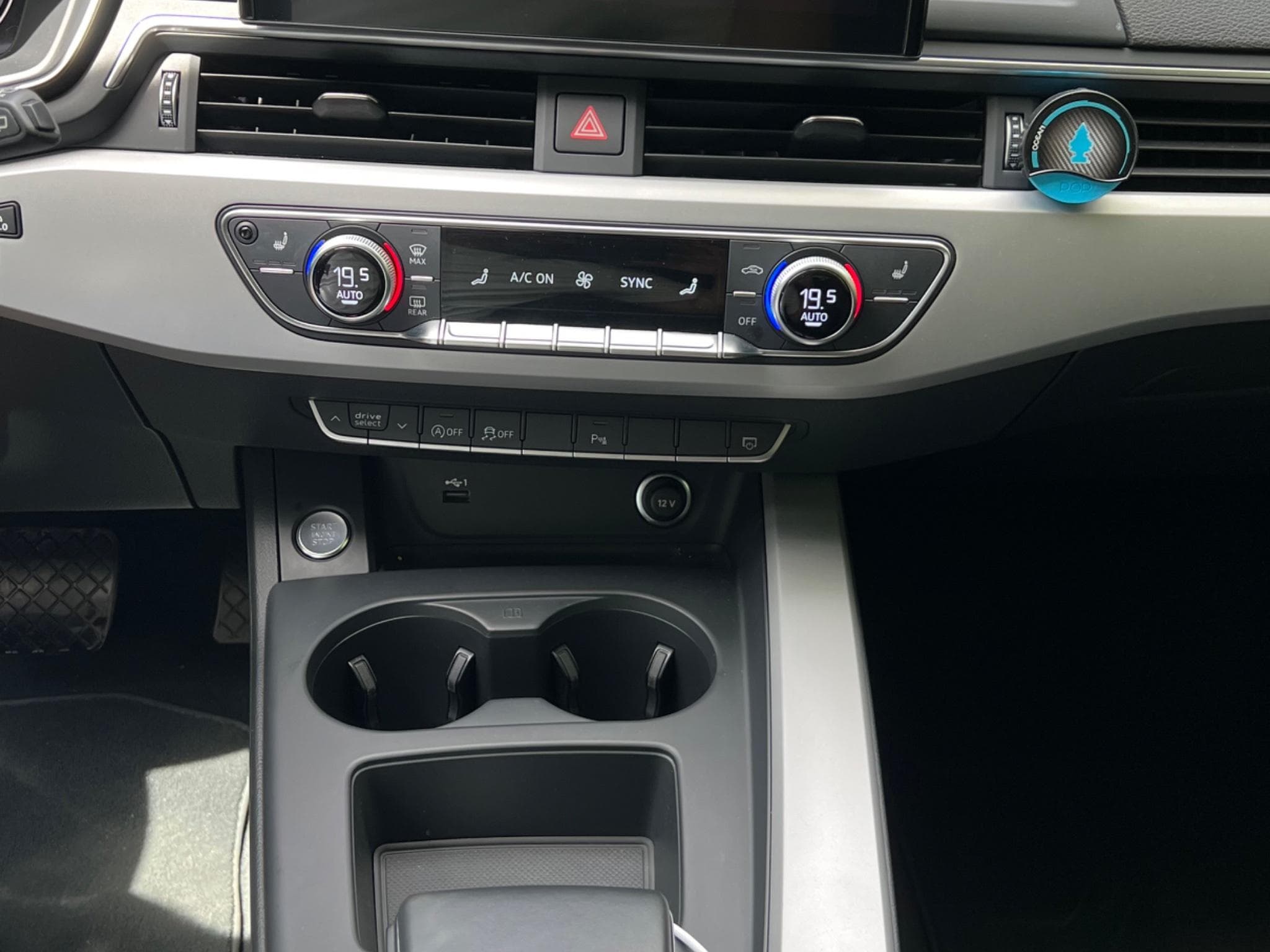 Audi A4 40 tdi advanced (2022) - Photo 7