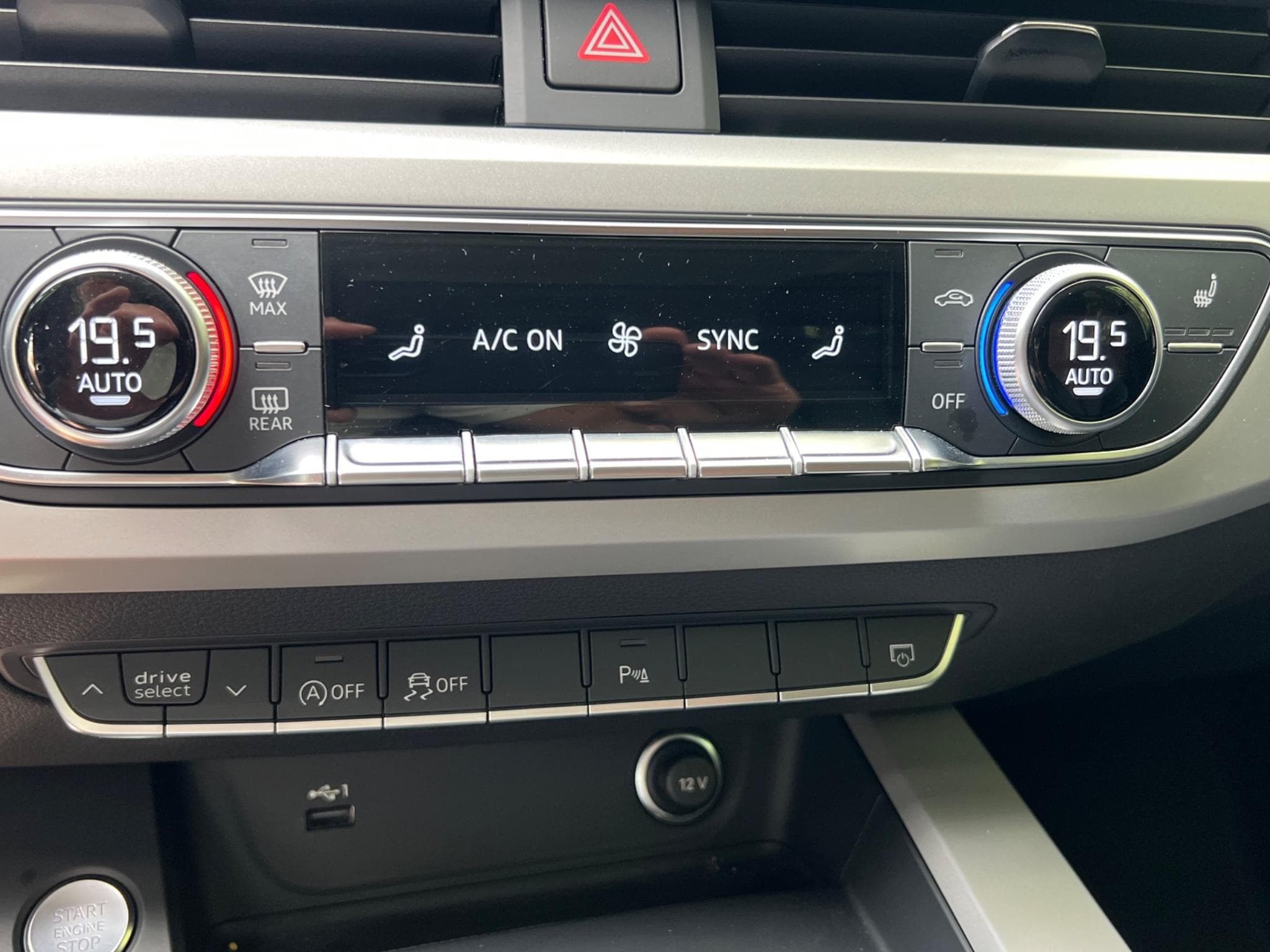 Audi A4 40 tdi advanced (2022) - Photo 10