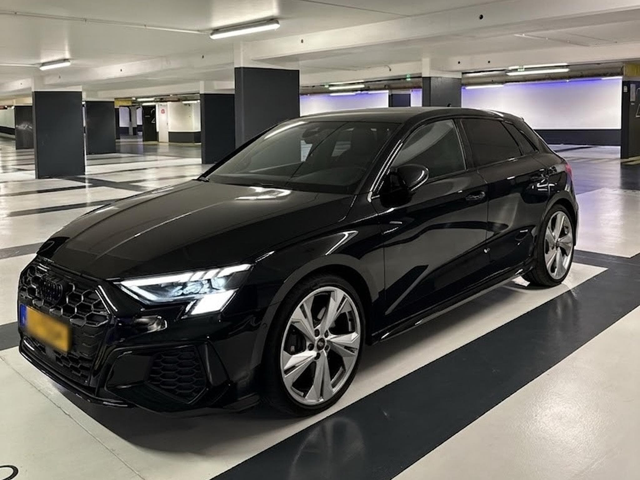 Audi S3 B&O | Matrix LED | Black Pack | Garantie (2024) - Foto 1