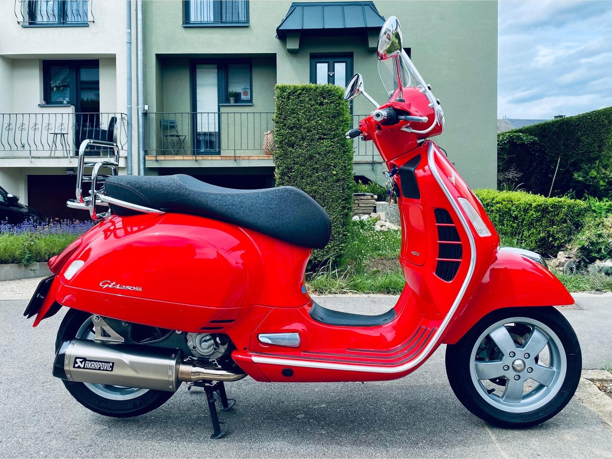 Vespa GTS 250 ABS (2006) - Photo 2