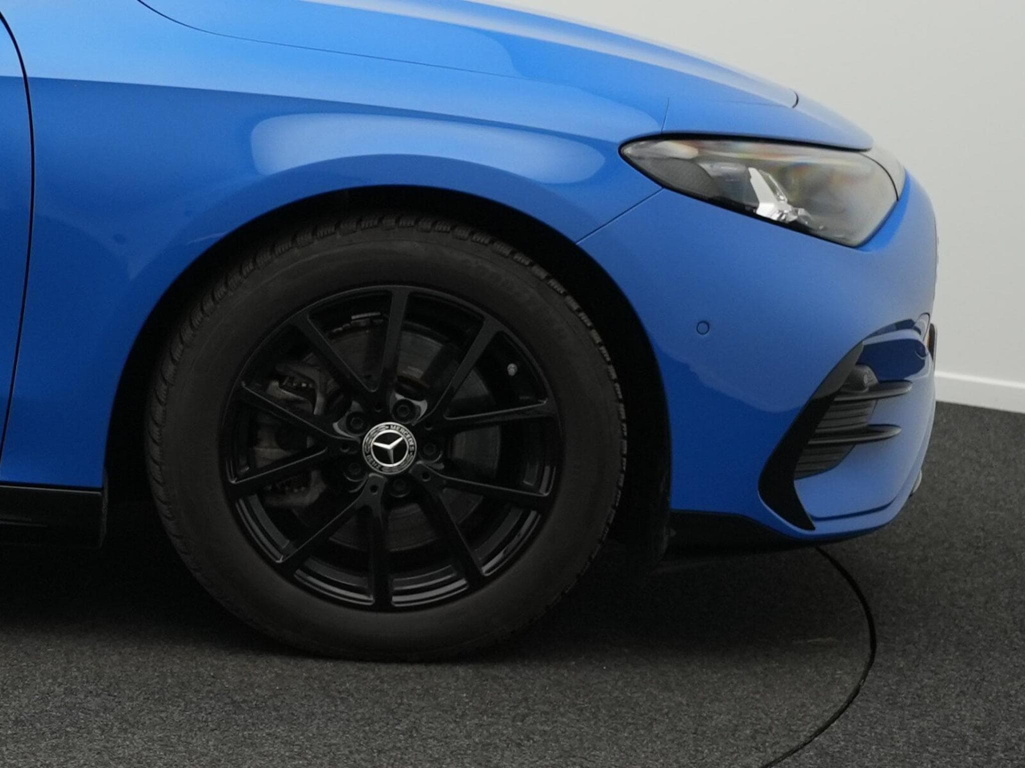 Mercedes CLA 350 4MATIC AMG-Line mit EQ Technologie (2025) - Photo 8