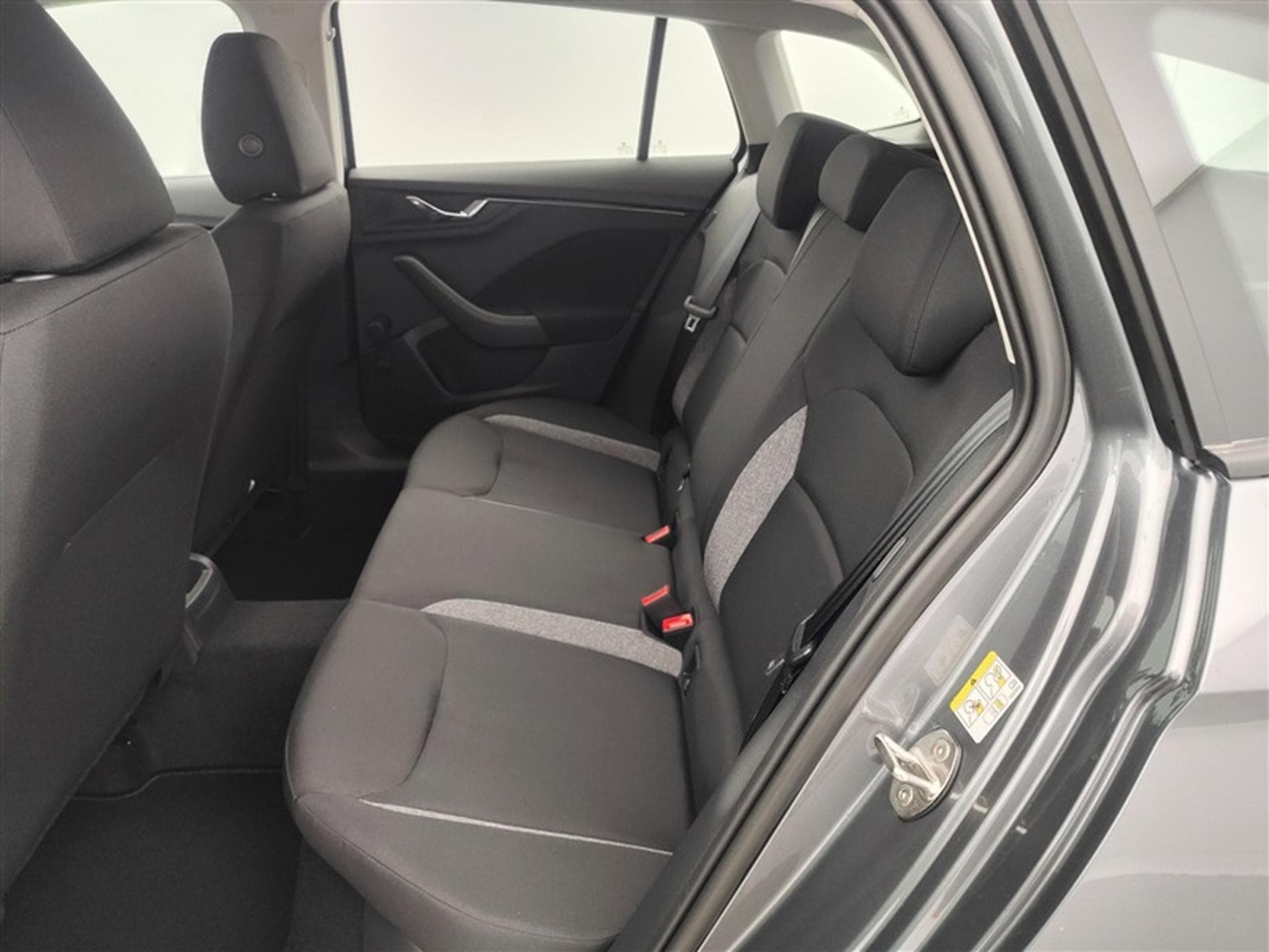 Skoda Scala 1.0 TSI 95cv Clever CARPLAY / FULL LED / PDC AR (2026) - Photo 14