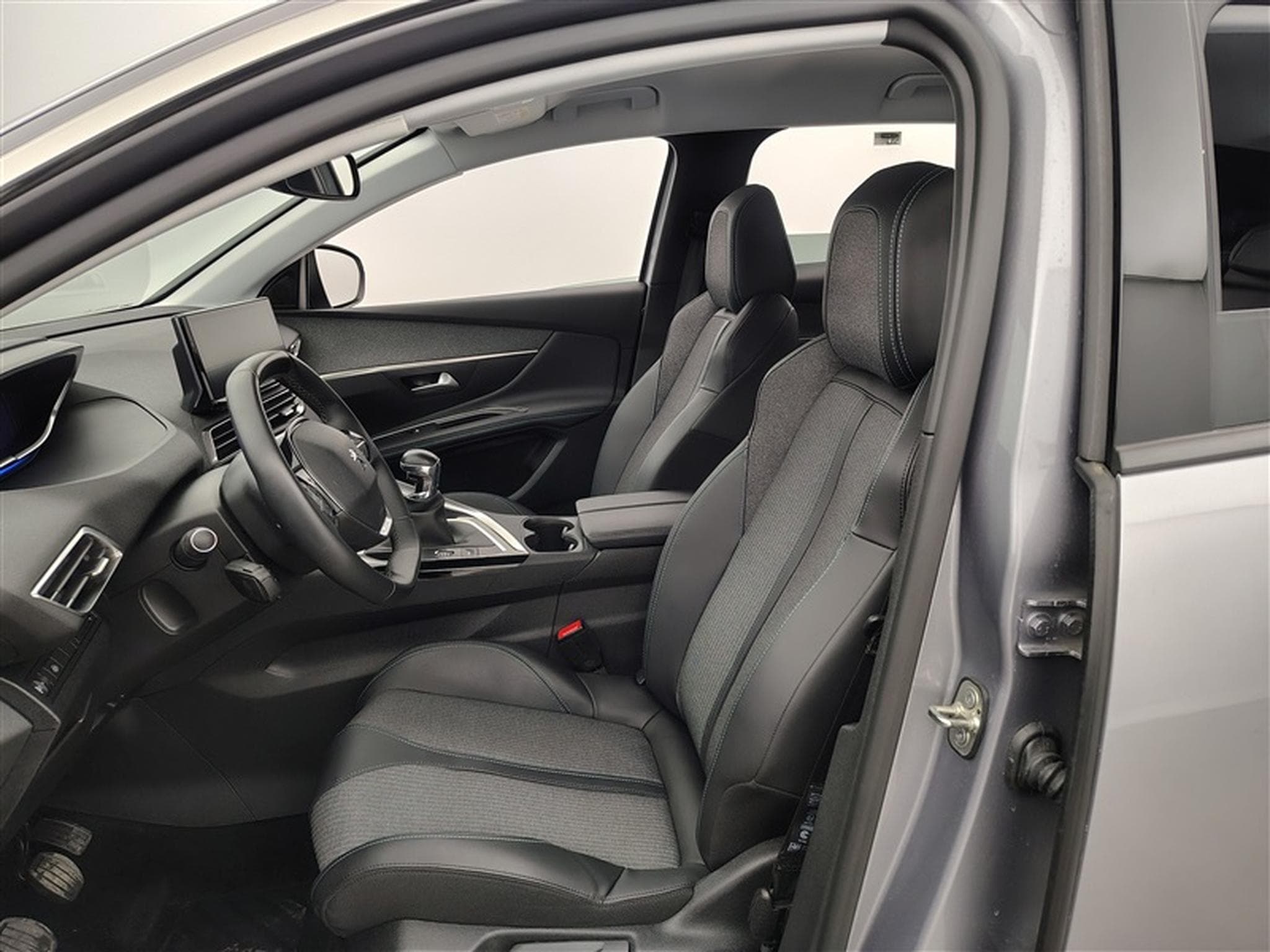 Peugeot 3008 1.2 PureTech Allure Pack (EU6.4) (2023) - Photo 7