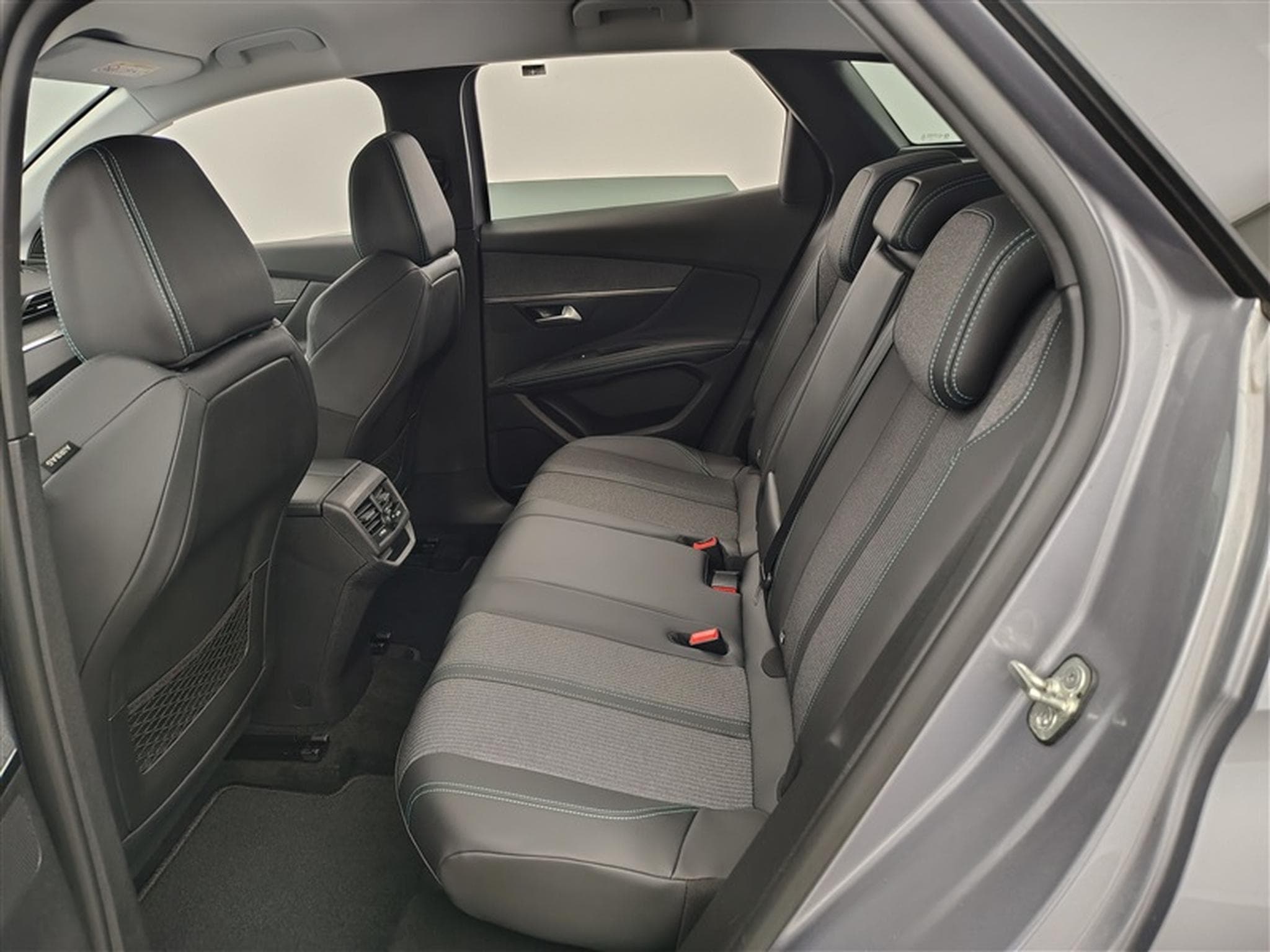 Peugeot 3008 1.2 PureTech Allure Pack (EU6.4) (2023) - Photo 13