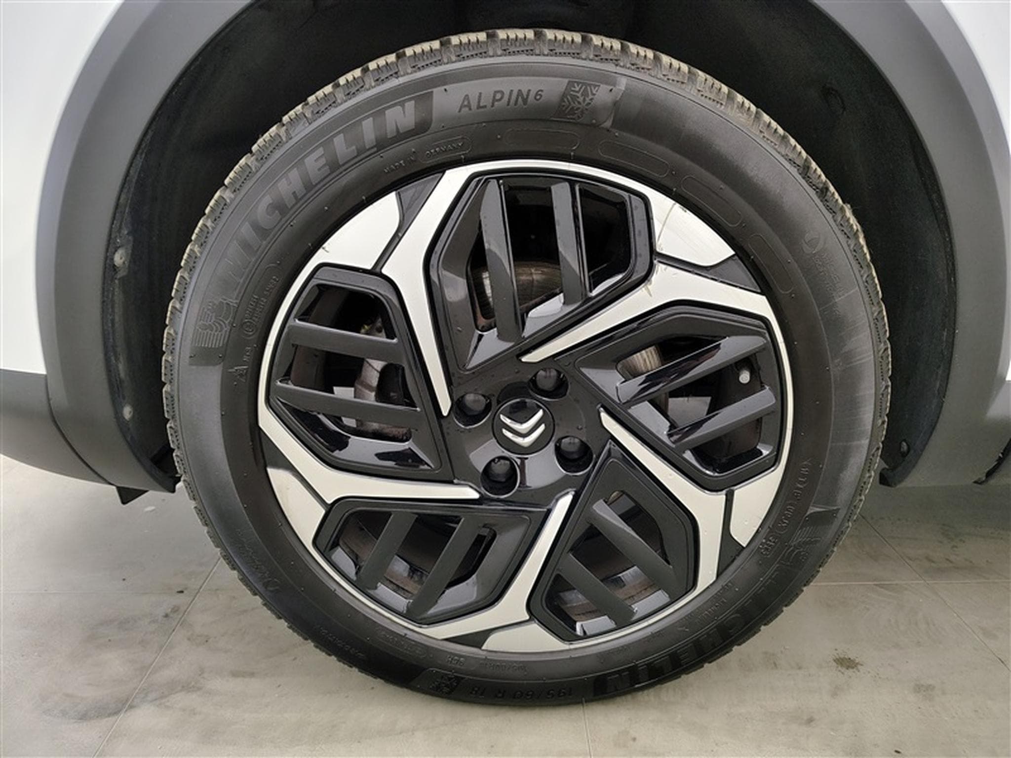 Citroën C4 1.2 PureTech Shine Pack CUIR/NAVI/FULL LED (2023) - Photo 6