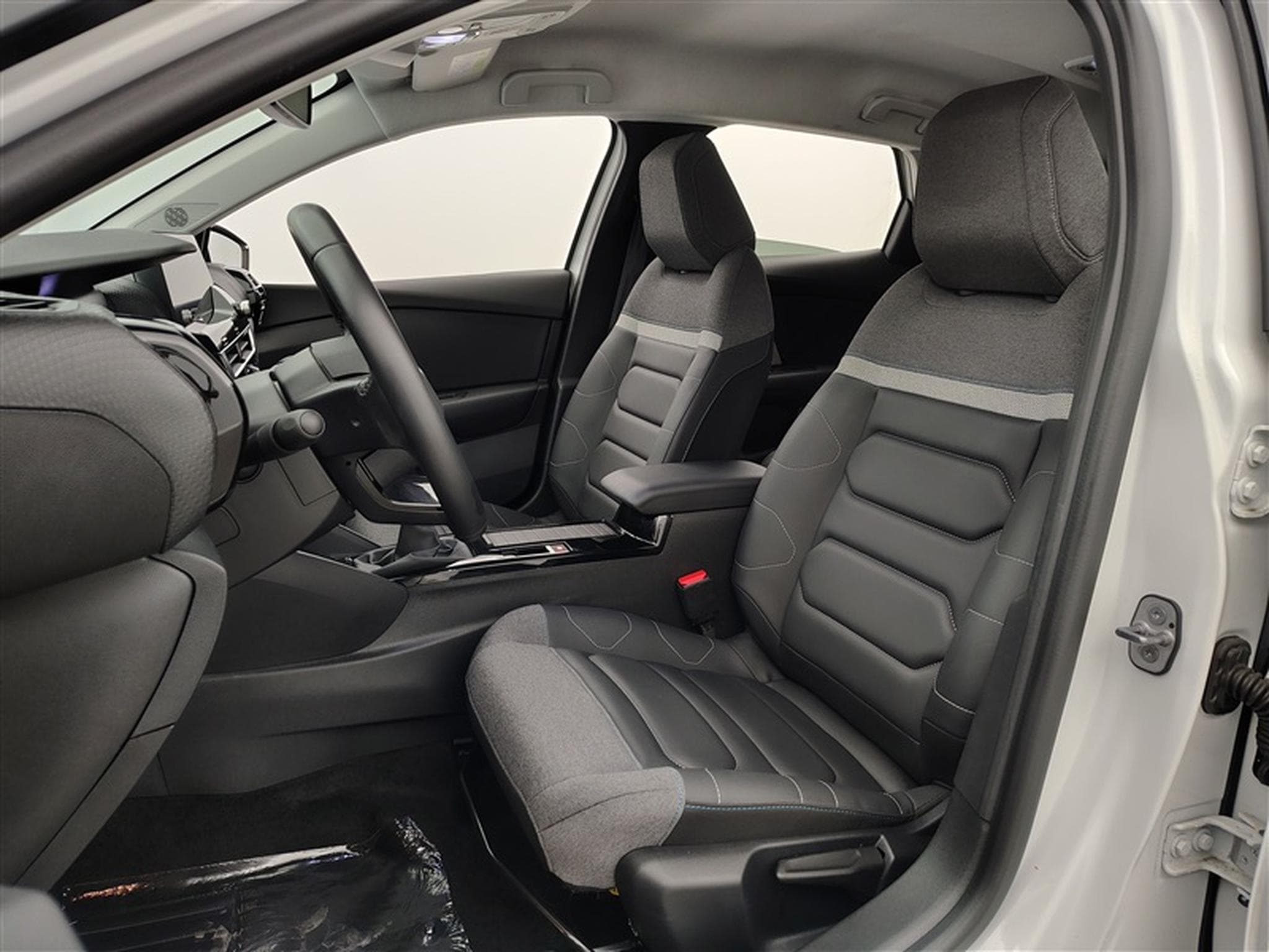 Citroën C4 1.2 PureTech Shine Pack CUIR/NAVI/FULL LED (2023) - Photo 7