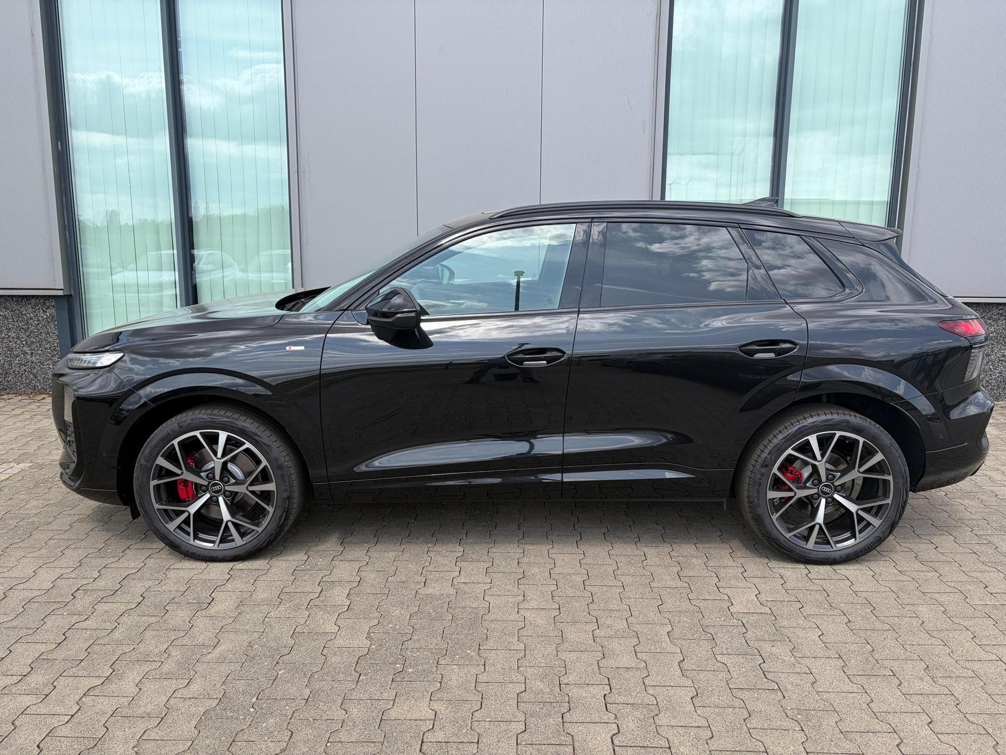 Audi Q3 Basis (2026) - Photo 2