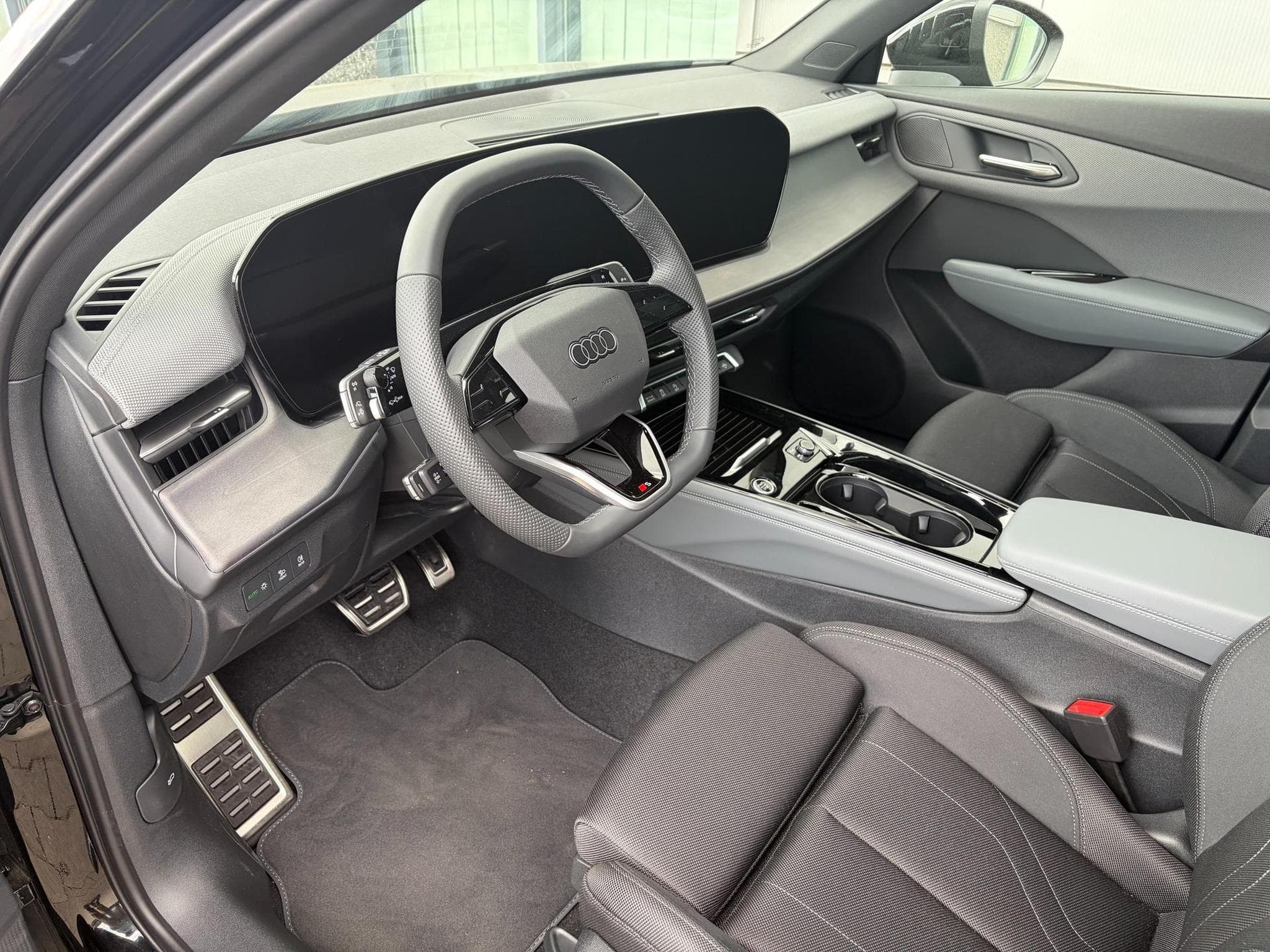 Audi Q3 Basis (2026) - Photo 11