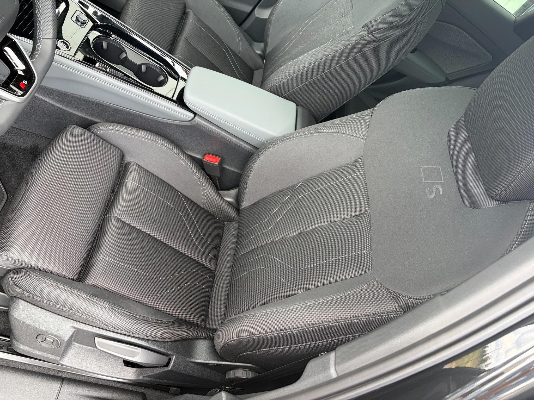 Audi Q3 Basis (2026) - Photo 13