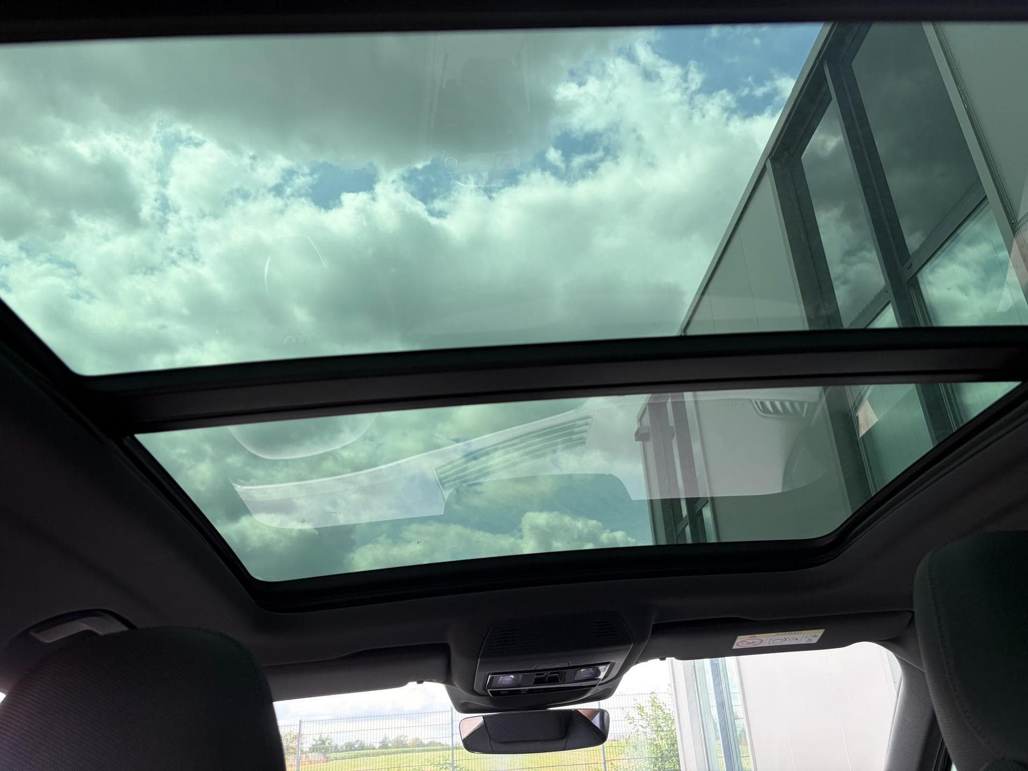 Audi Q3 Basis (2026) - Photo 16