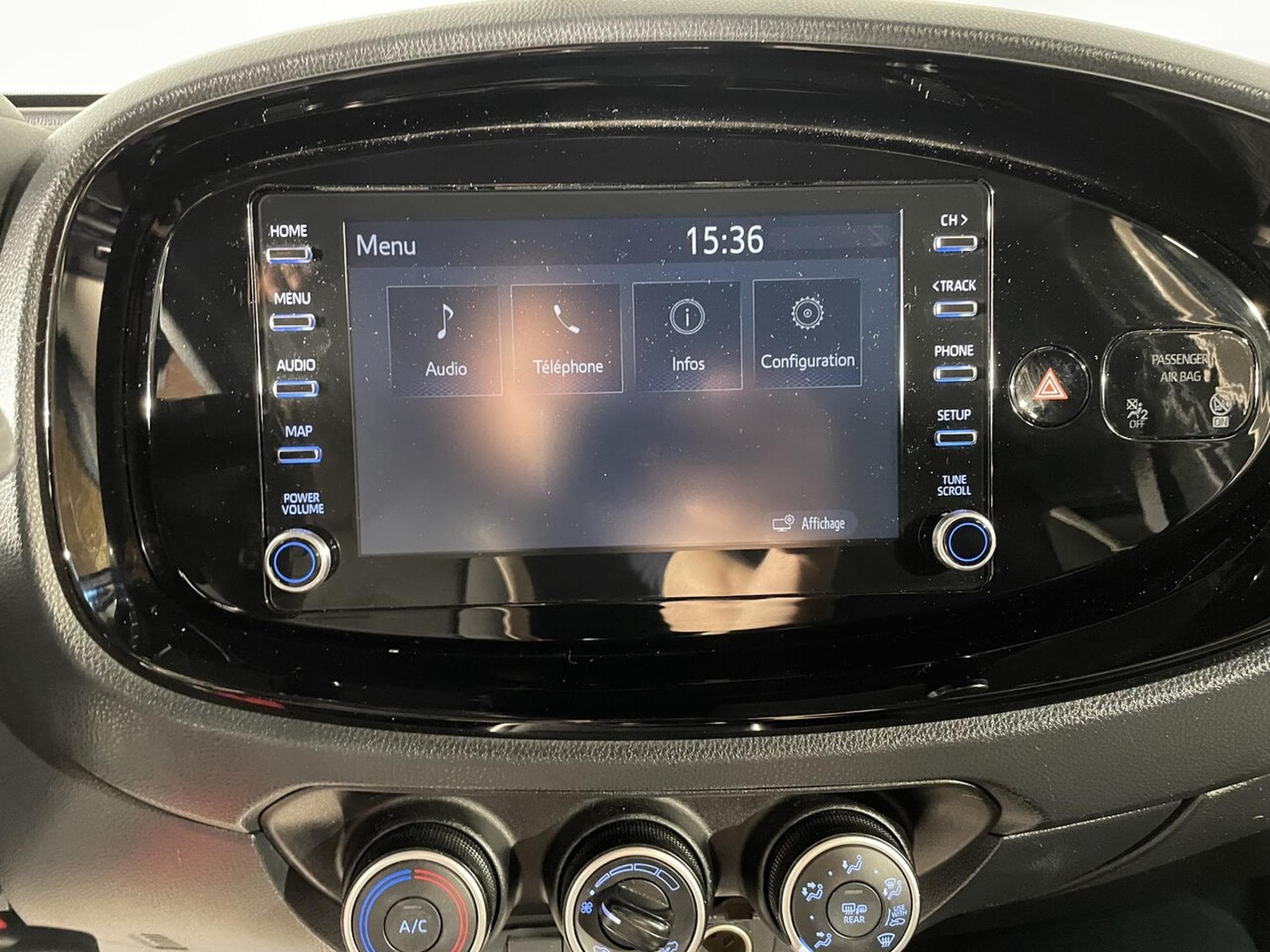 Toyota Aygo 1.0 VVT-I 72 DESIGN BLUETOOTH (2023) - Photo 5