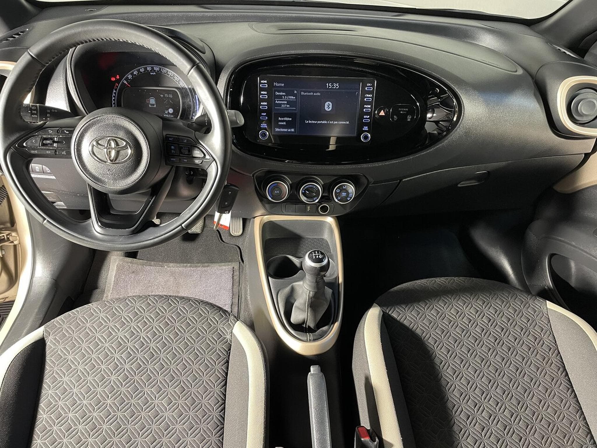 Toyota Aygo 1.0 VVT-I 72 DESIGN BLUETOOTH (2023) - Photo 3