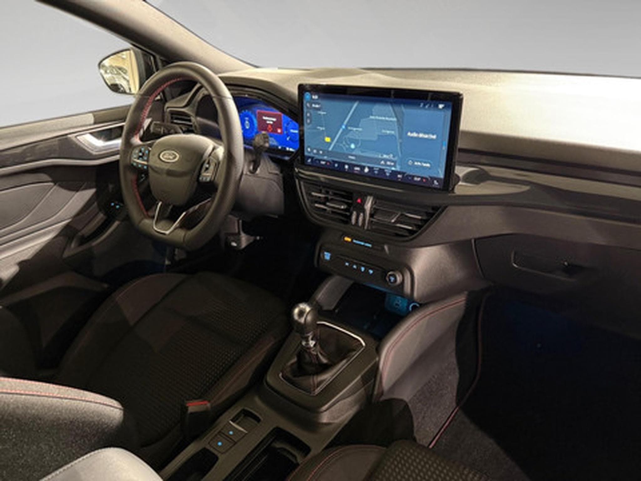 Ford Focus Clipper 1.0i EcoBoost MHEV 92kW ST-Line X (2023) - Photo 7