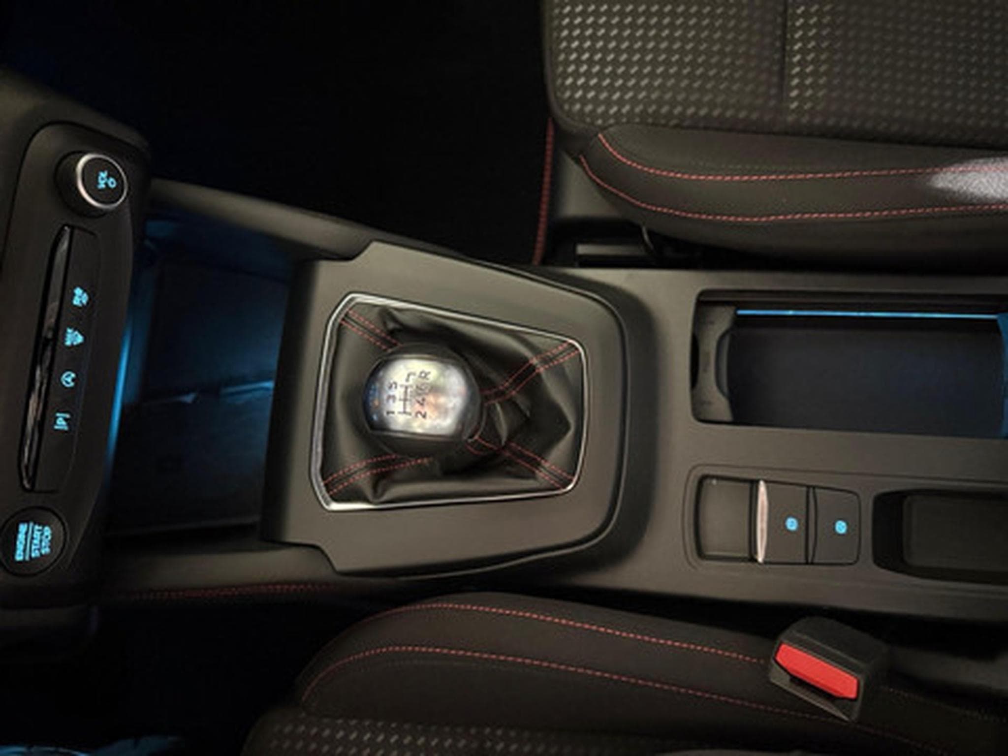 Ford Focus Clipper 1.0i EcoBoost MHEV 92kW ST-Line X (2023) - Photo 10
