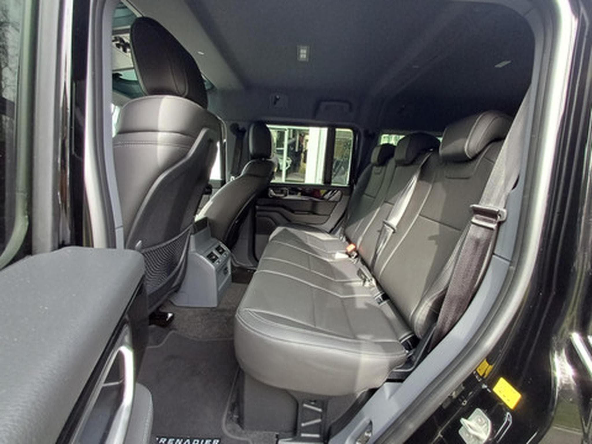 Ineos Grenadier Station Wagon 5 St 3.0L Turbo Petrol BLACK EDITION (2026) - Photo 9
