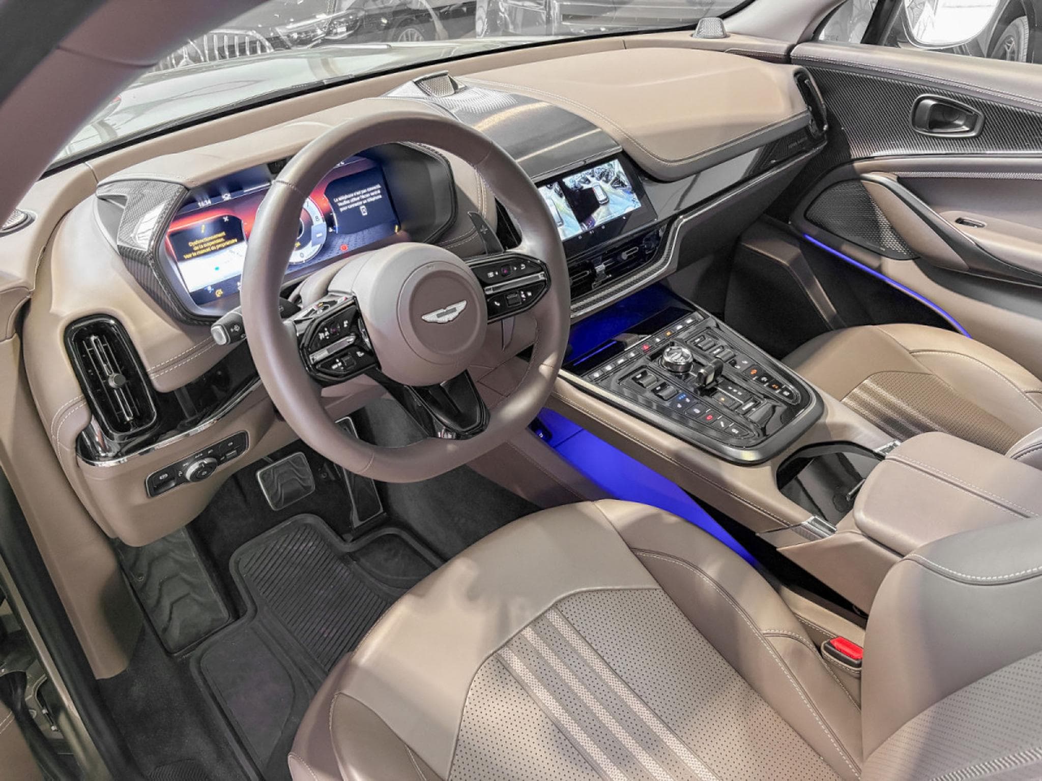 Aston-Martin DBX ASTON MARTIN DBX707 °FACELIFT° 4.0 V8 BITURBO - FULL CARBON (2025) - Foto 2