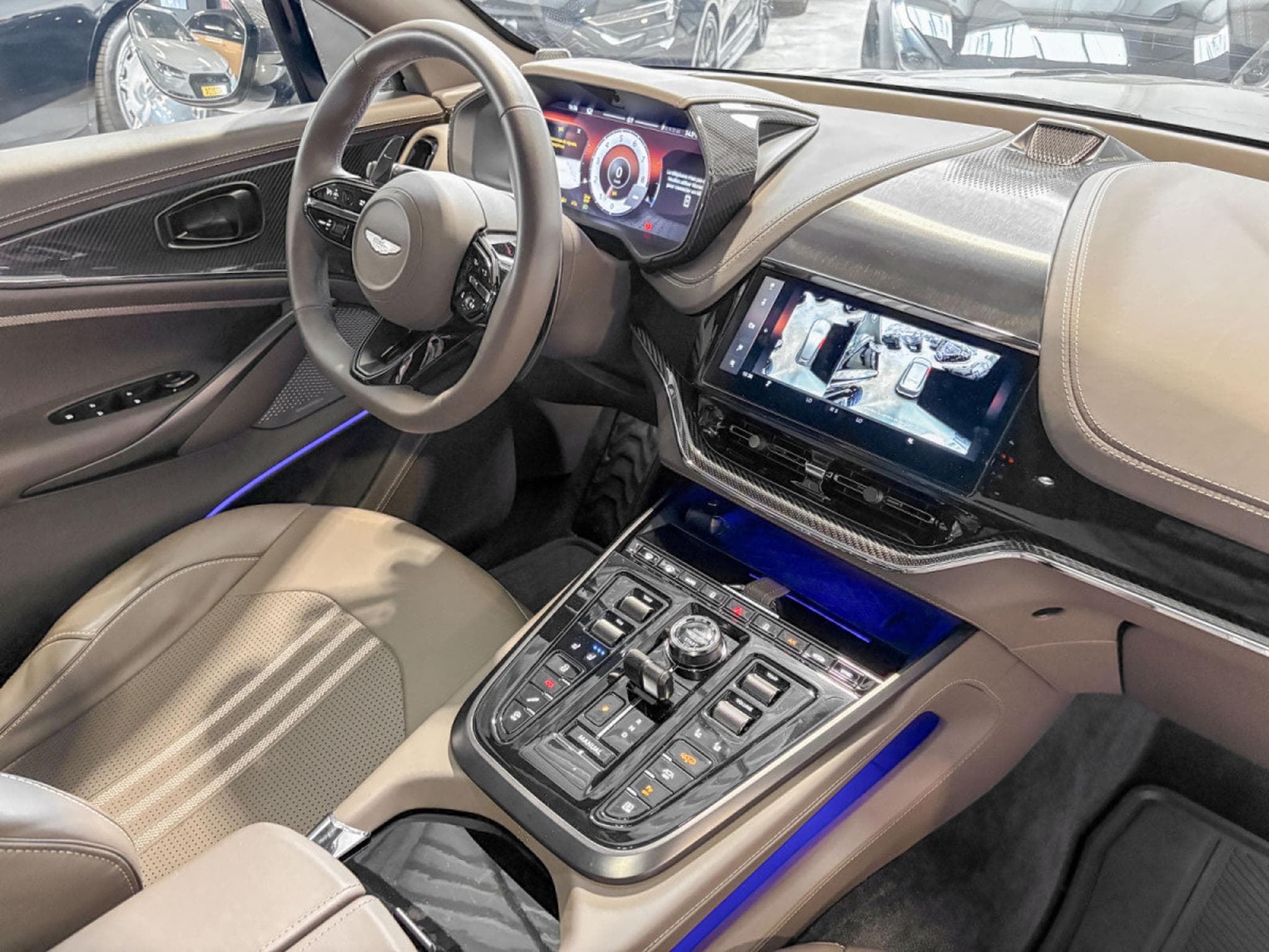 Aston-Martin DBX ASTON MARTIN DBX707 °FACELIFT° 4.0 V8 BITURBO - FULL CARBON (2025) - Foto 13