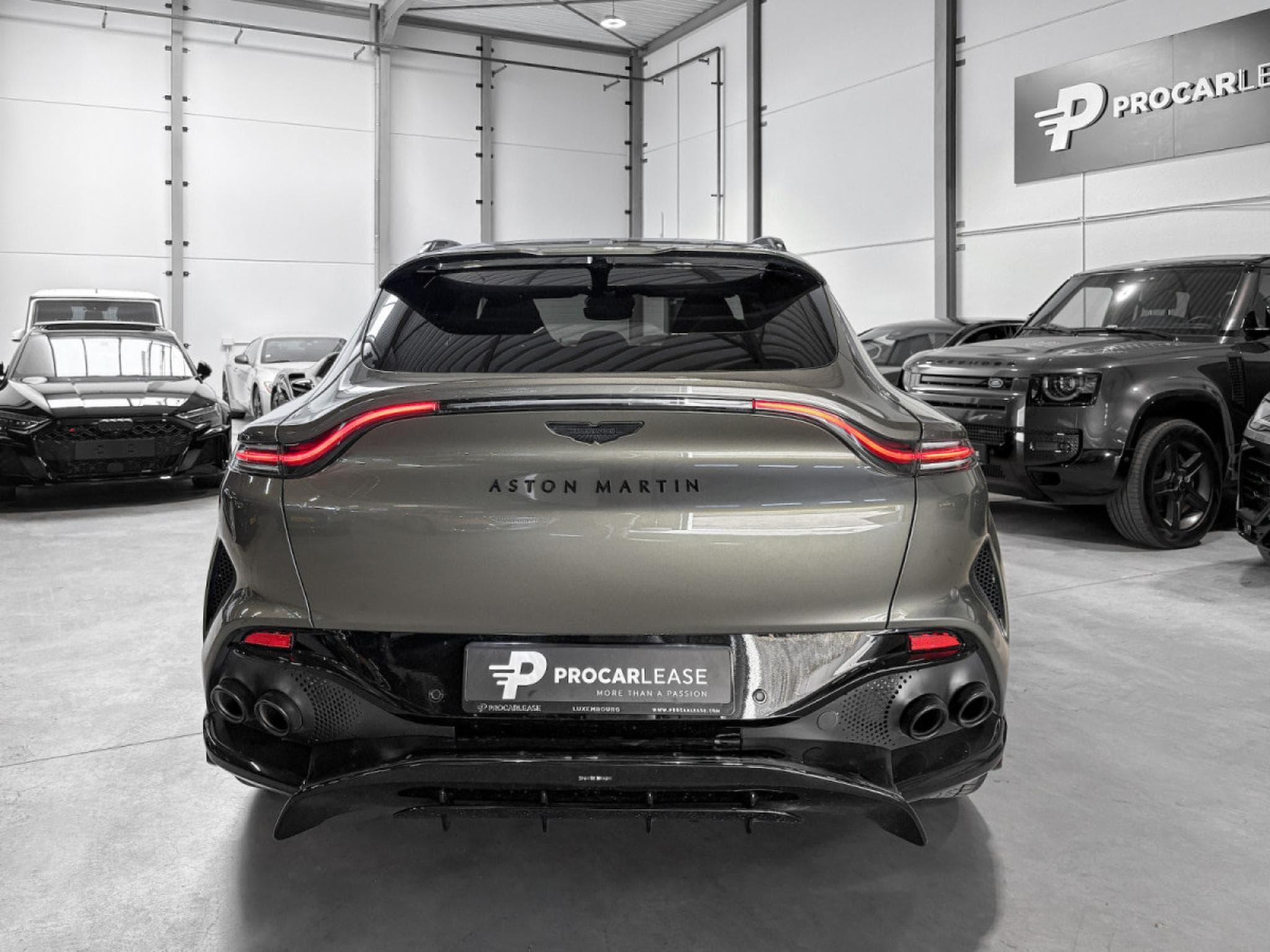 Aston-Martin DBX ASTON MARTIN DBX707 °FACELIFT° 4.0 V8 BITURBO - FULL CARBON (2025) - Foto 17