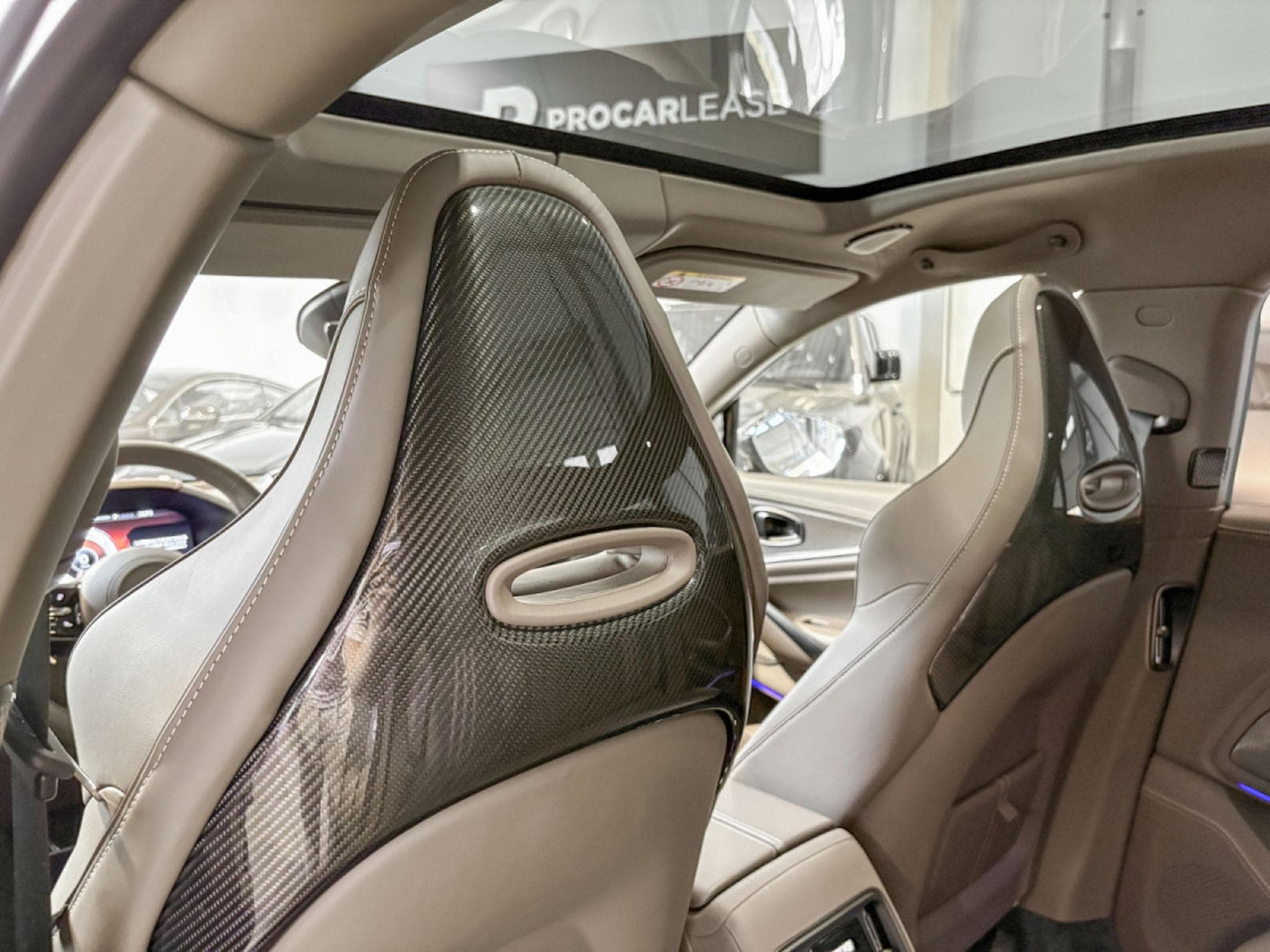 Aston-Martin DBX ASTON MARTIN DBX707 °FACELIFT° 4.0 V8 BITURBO - FULL CARBON (2025) - Foto 22