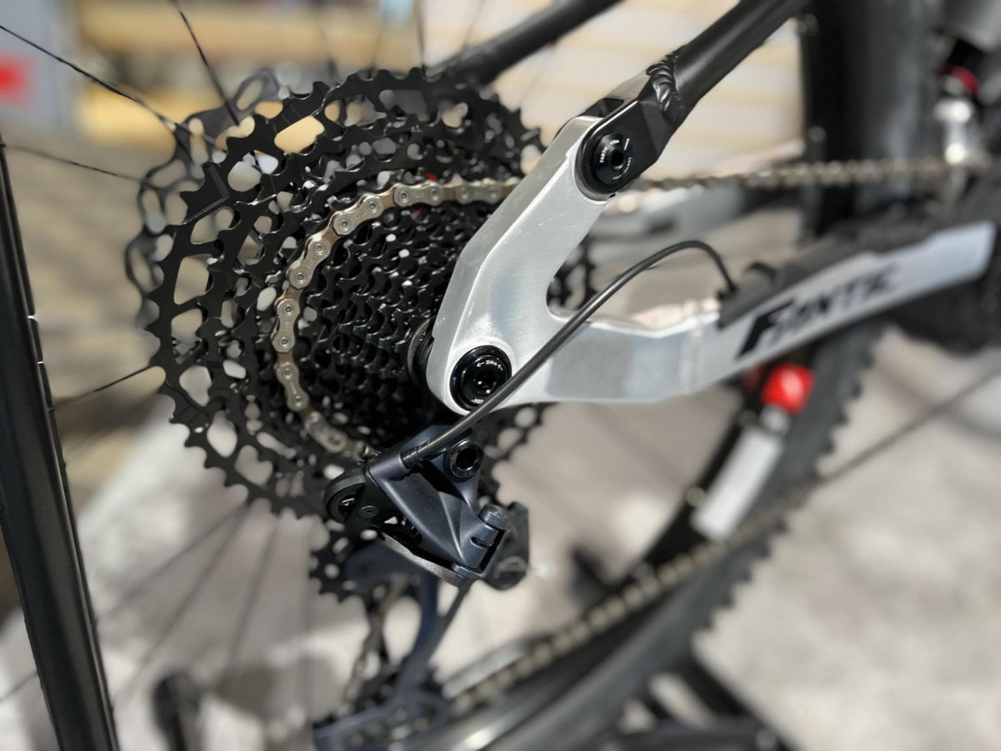 Fantic XMF 1.7 CARBON SPORT 720Wh, 29''-27,5'', freins 4 pistons, 90 Nm (2026) - Photo 4