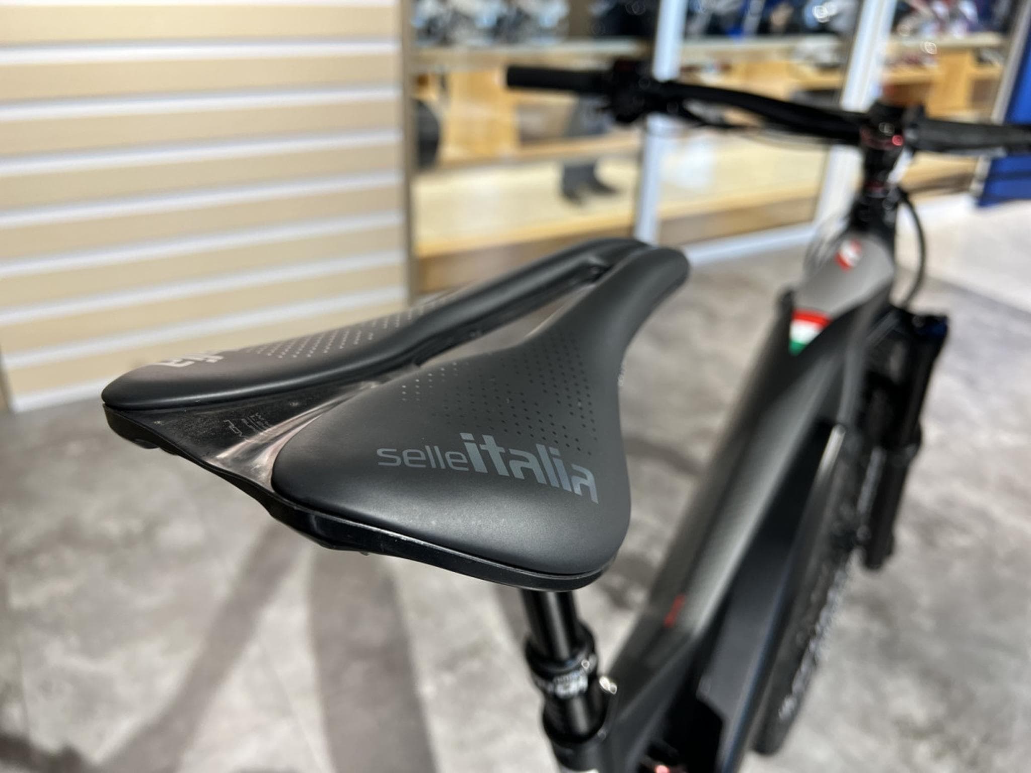 Fantic XMF 1.7 CARBON SPORT 720Wh, 29''-27,5'', freins 4 pistons, 90 Nm (2026) - Photo 8