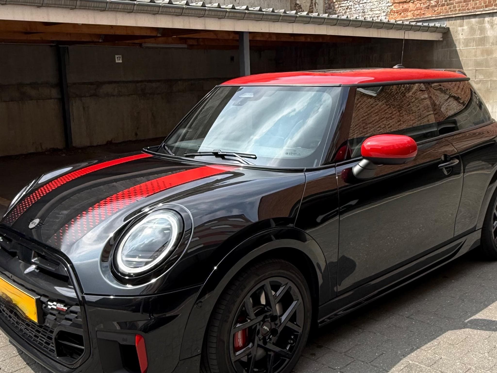 Mini Cooper John Cooper Works (F66) (2025) - Photo 4