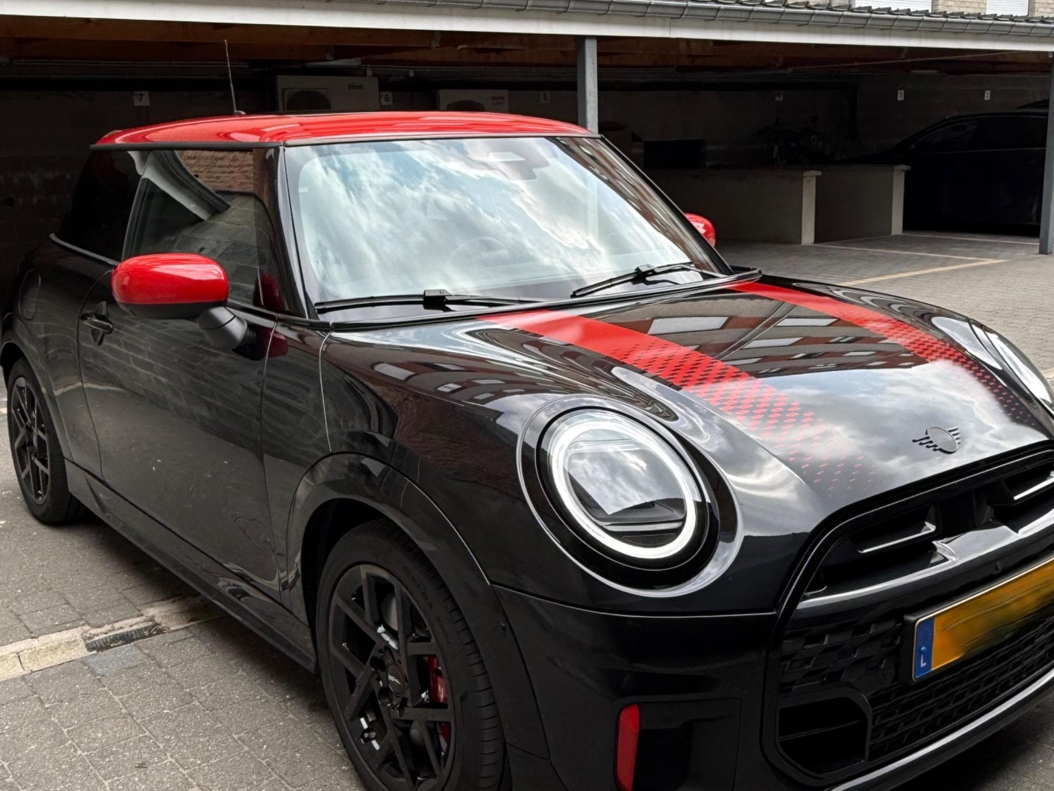 Mini Cooper John Cooper Works (F66) (2025) - Photo 5