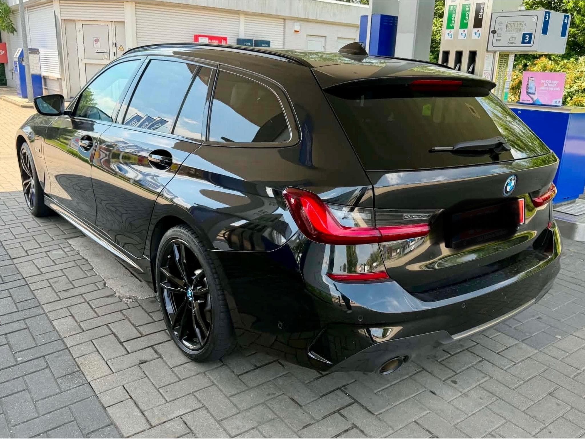 BMW 320 Hybrid (2022) - Photo 2