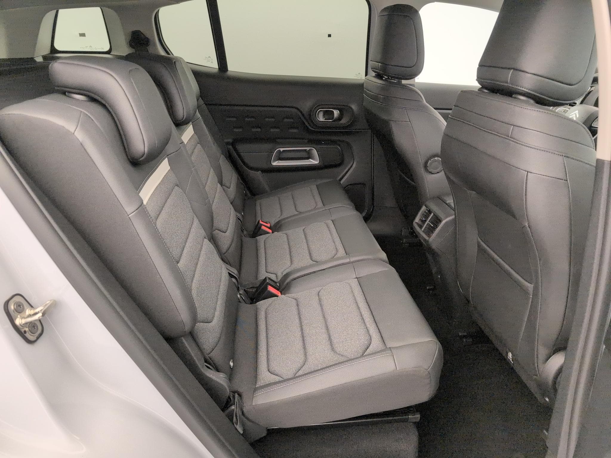 Citroën C5 Aircross BlueHDi 130 EAT8 Max (2025) - Photo 10