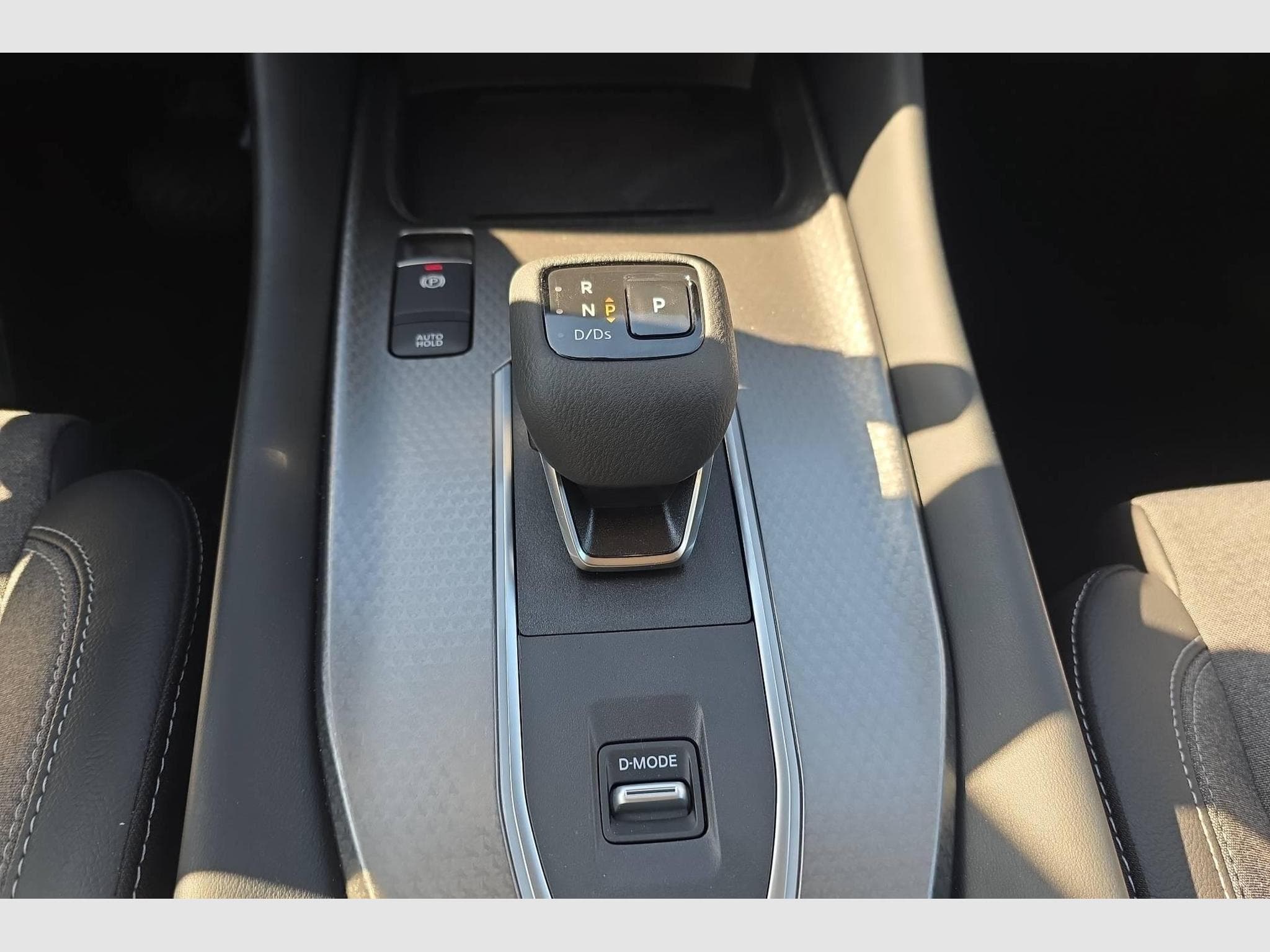 Nissan QASHQAI MILD HYBRID 158 CH XTRONIC N-CONNECTA (2025) - Photo 16
