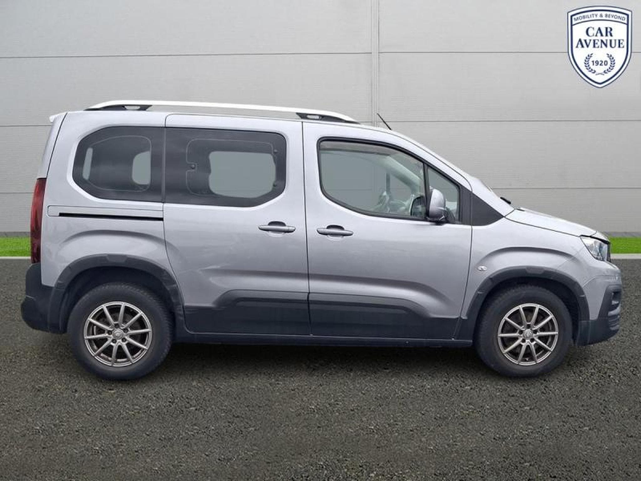 PEUGEOT Rifter 1.2 PureTech 130ch S&S Standard Allure Pack EAT8 (2021) - Foto 5