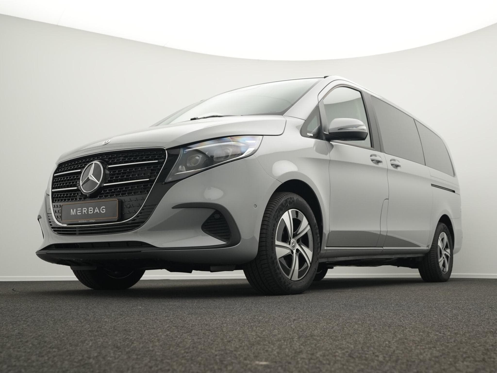 Mercedes V d 4MATIC STYLE Lang (2025) - Photo 8