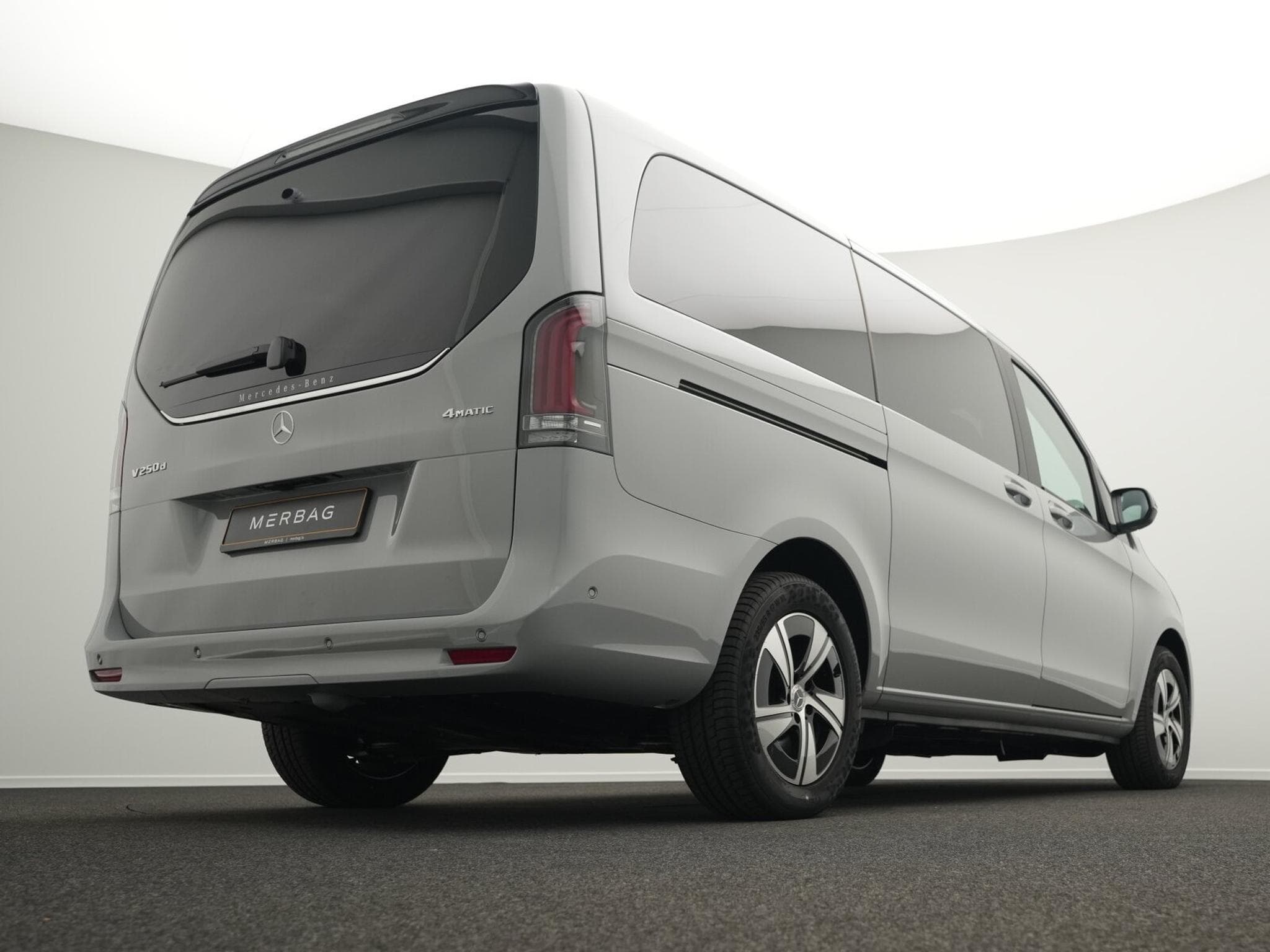 Mercedes V d 4MATIC STYLE Lang (2025) - Photo 9