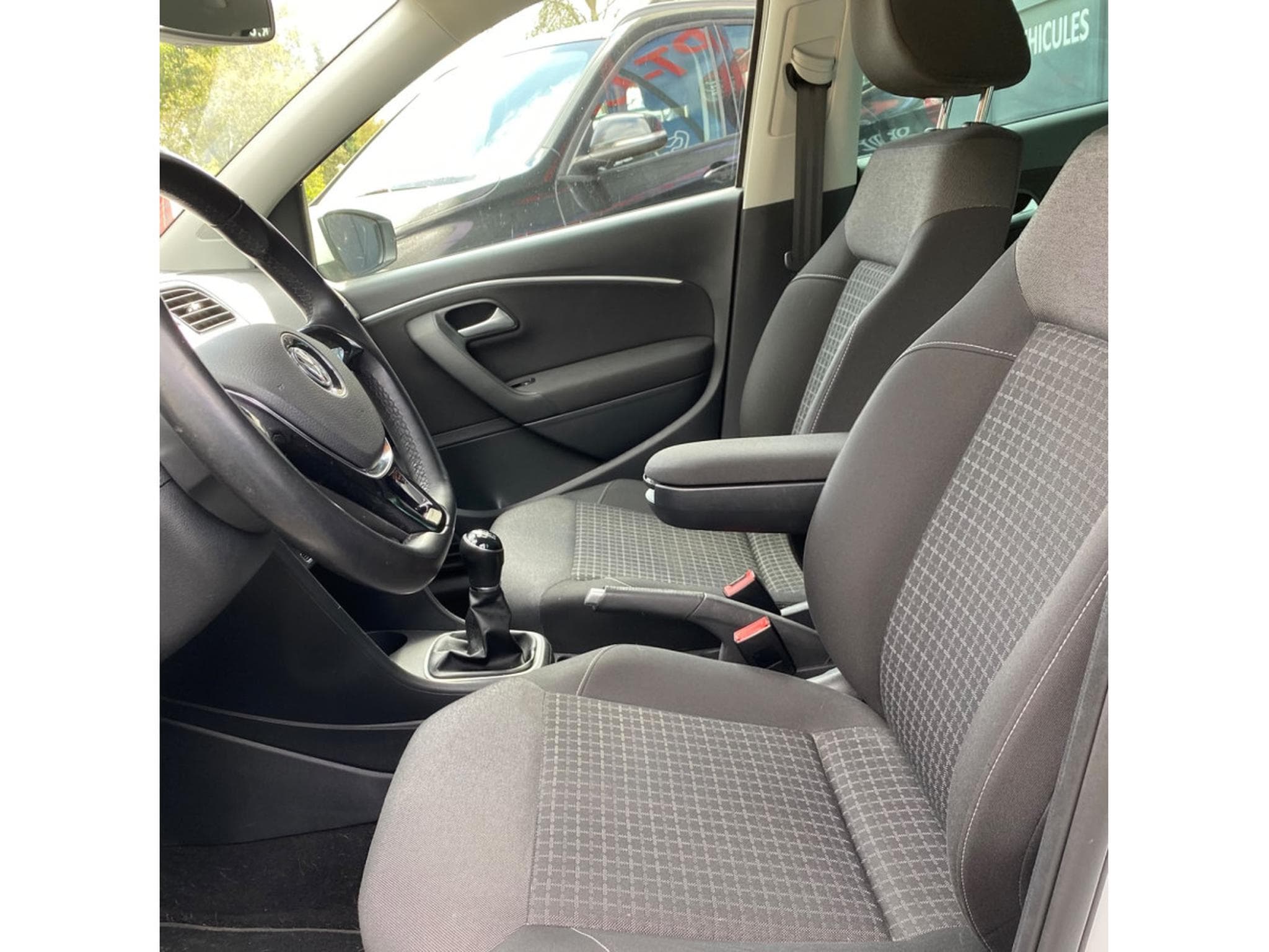 VW Polo 1.2 tsi 90 (2015) - Photo 7
