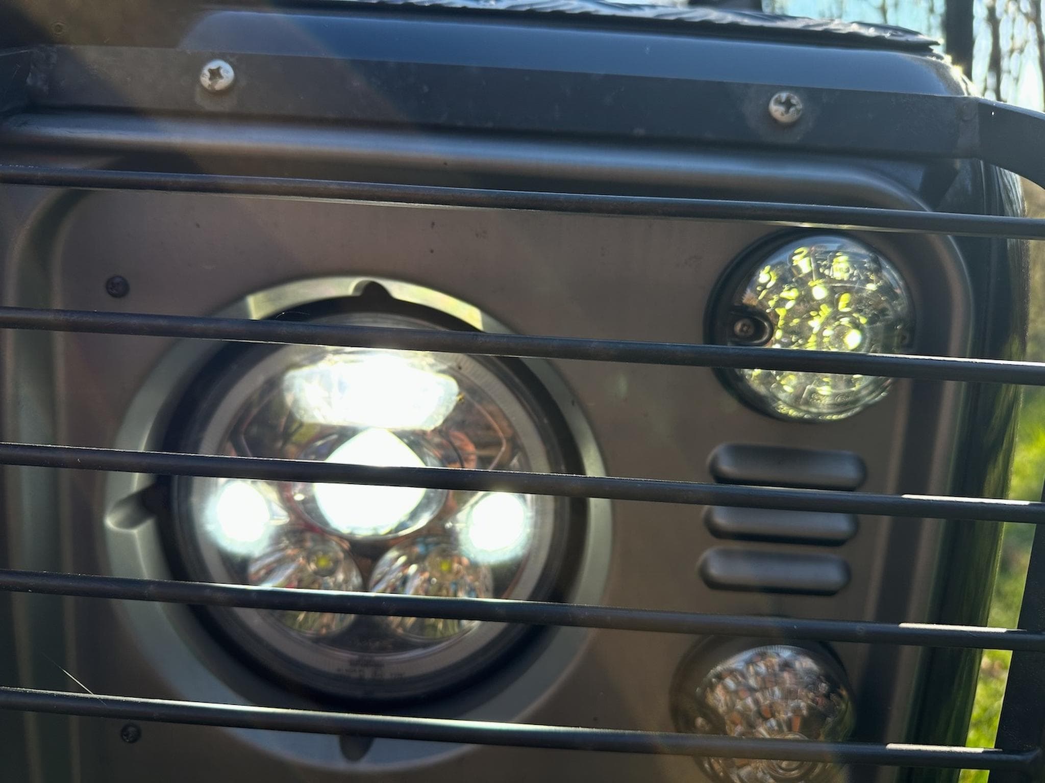 Land-Rover Defender 110 T4 (2011) - Photo 8
