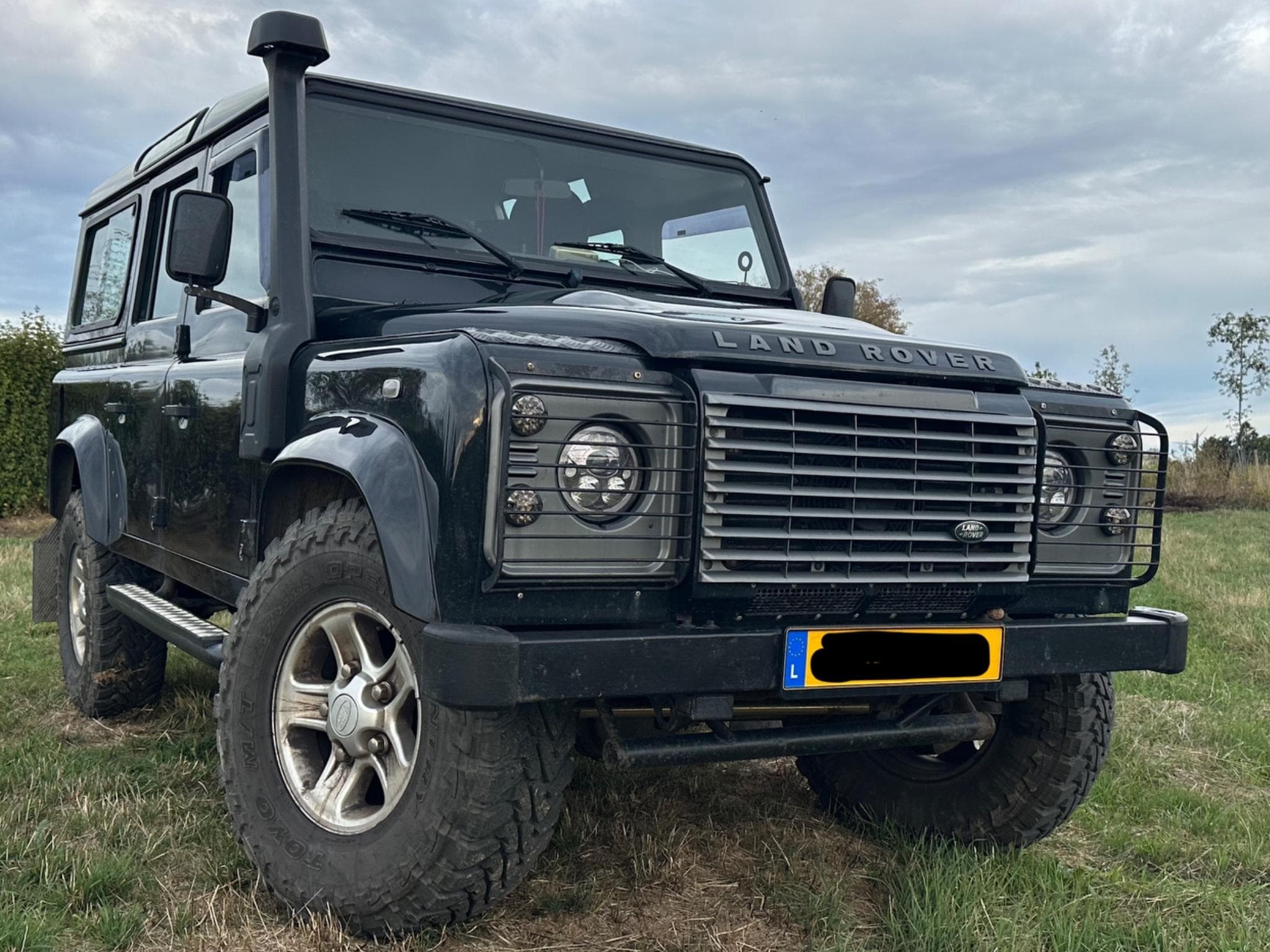 Land-Rover Defender 110 T4 (2011) - Photo 1