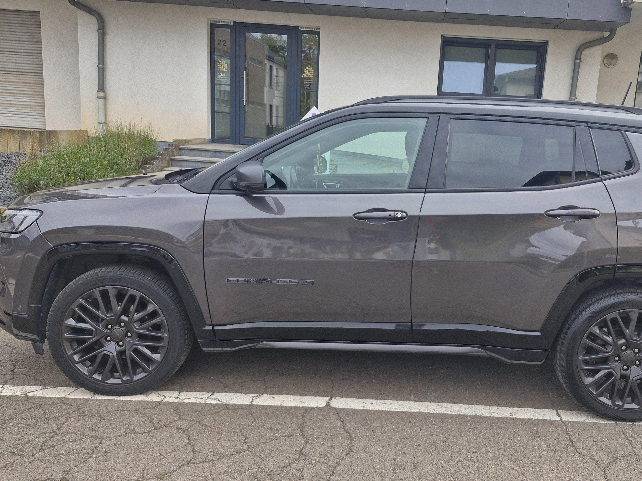 Jeep Compass 1.6 MJD 131 80th Anniv (2021) - Photo 4