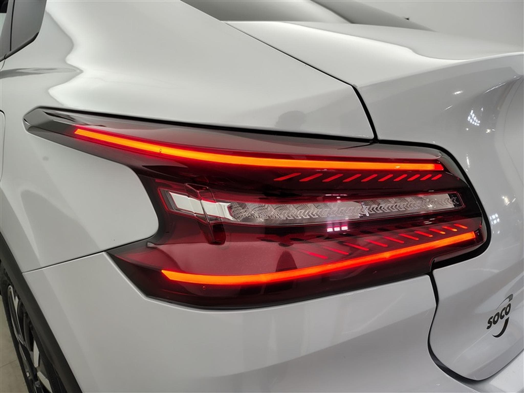 Citroën C4 X 1.2 Hybrid 145cv EAT8 Max NAVI / FULL LED / CUIR / CAMERA (2025) - Photo 16