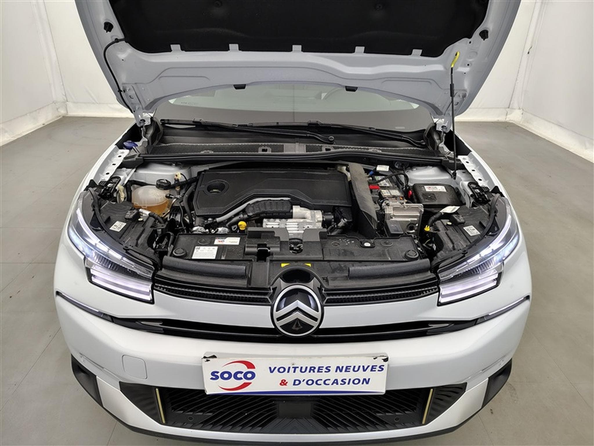 Citroën C4 X 1.2 Hybrid 145cv EAT8 Max NAVI / FULL LED / CUIR / CAMERA (2025) - Photo 19